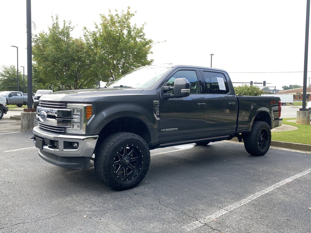 Used 2017 Ford Super Duty F-250 SRW Lariat Pickup