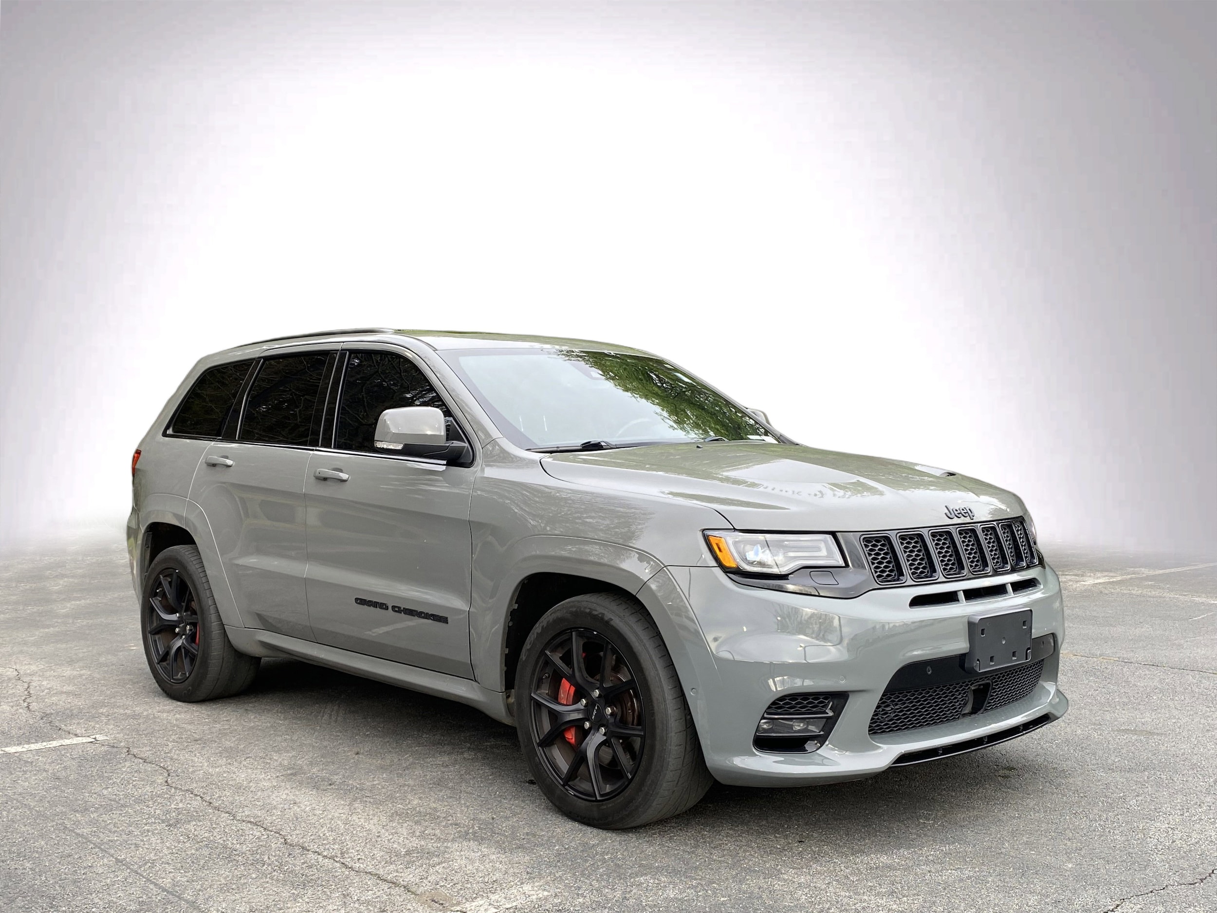 2021 Jeep Grand Cherokee SRT photo 2