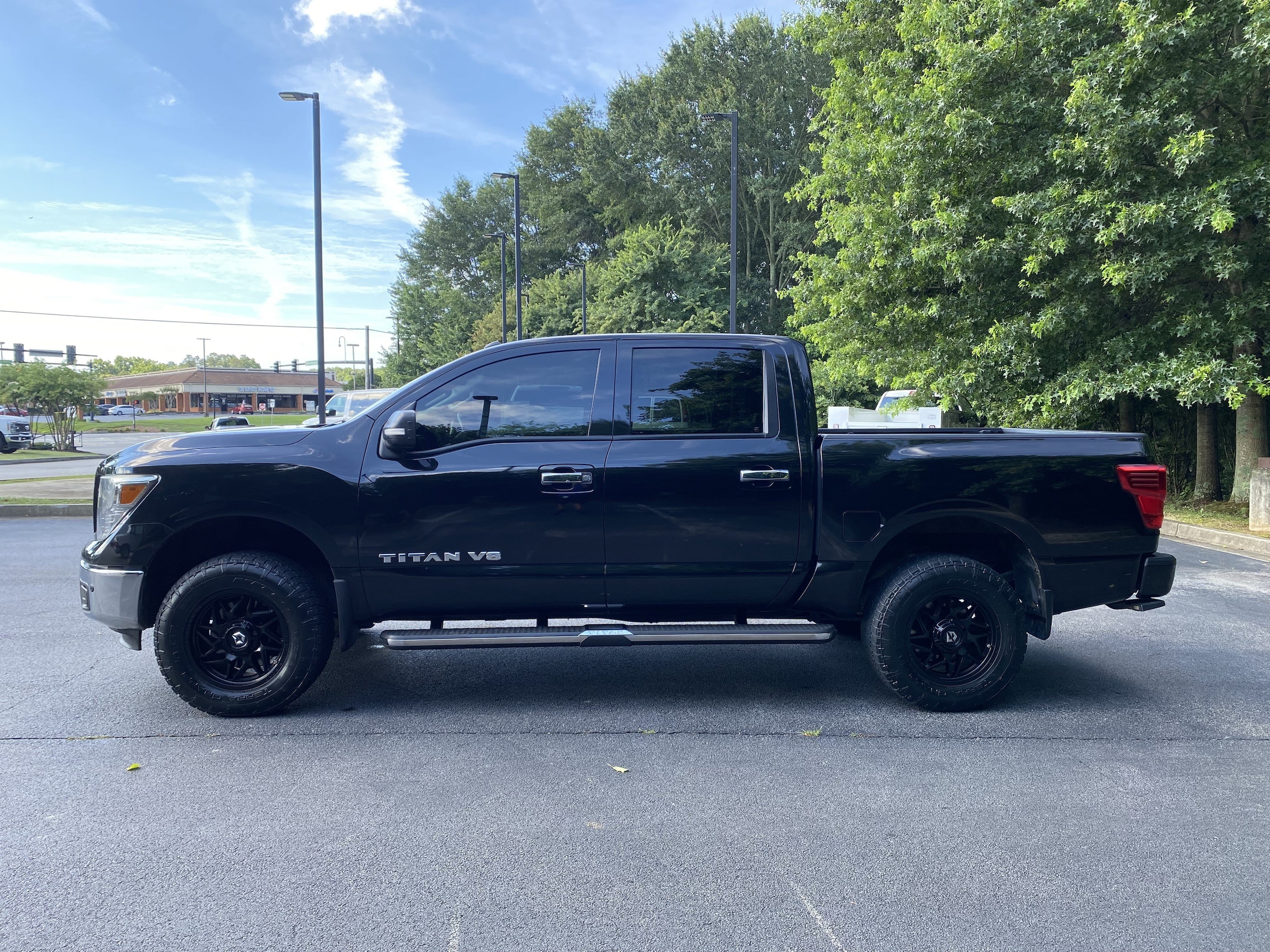 Nissan Titan SV