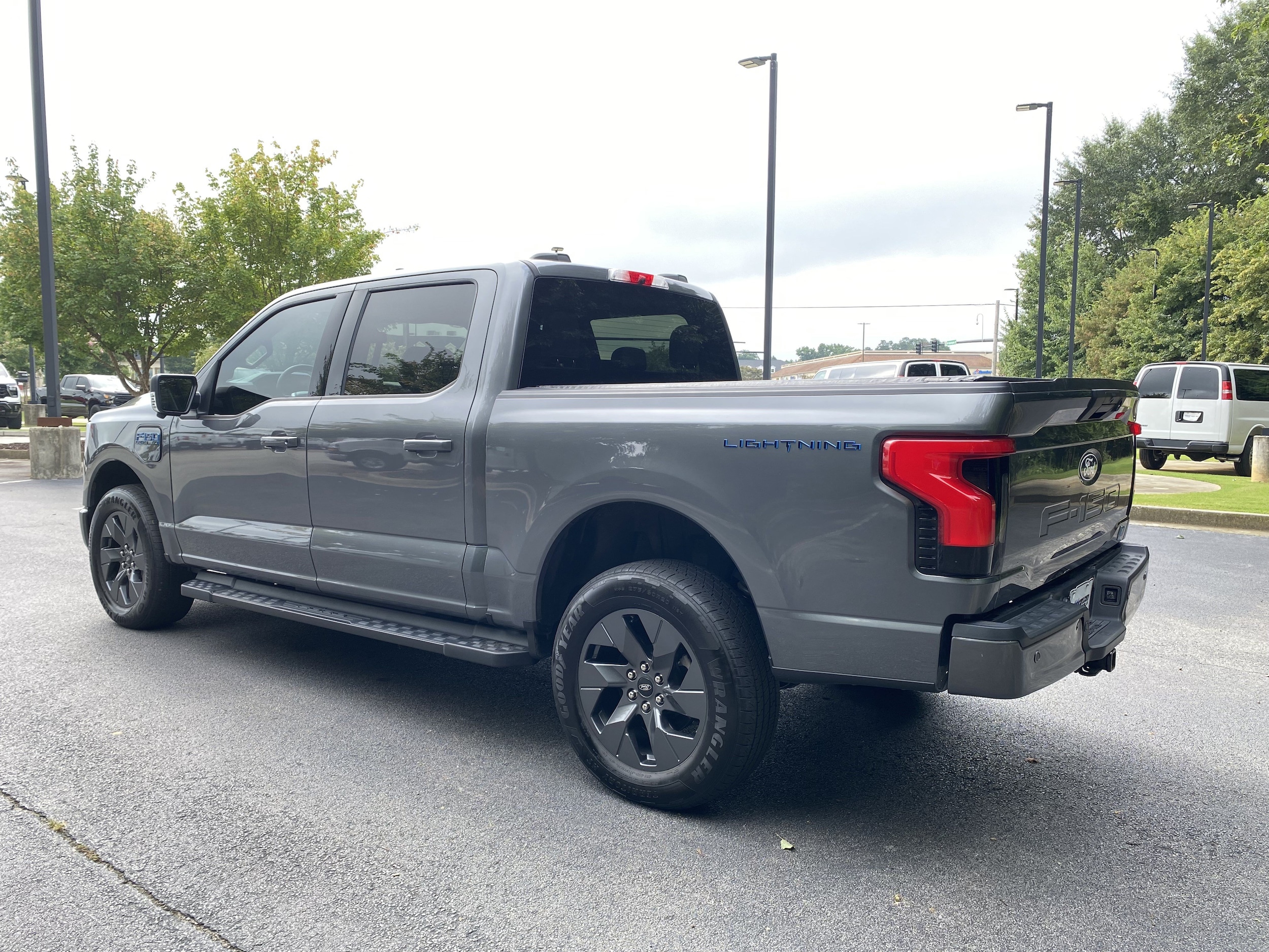2025 Ford F-150 Lightning Flash
