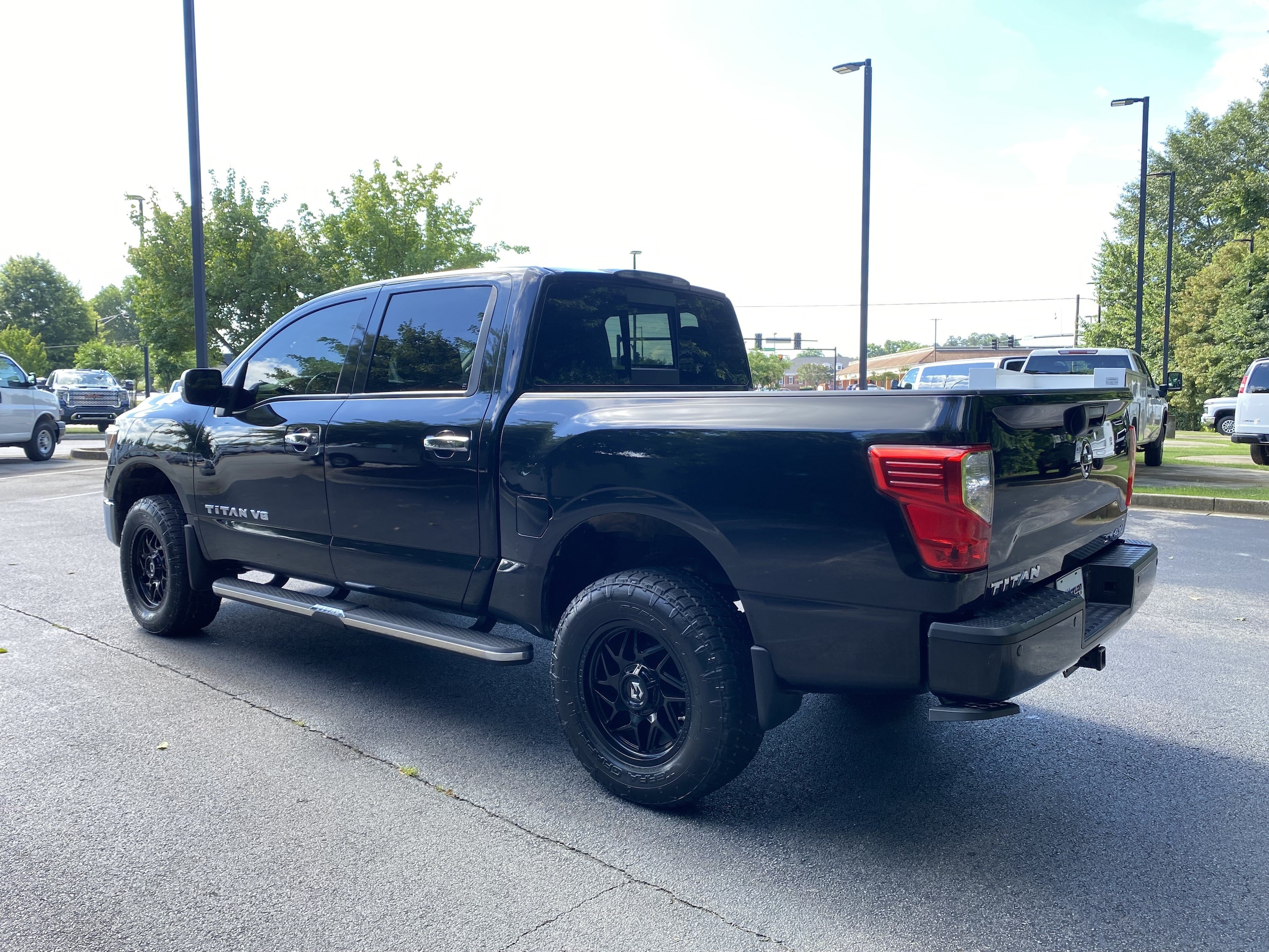 Nissan Titan SV