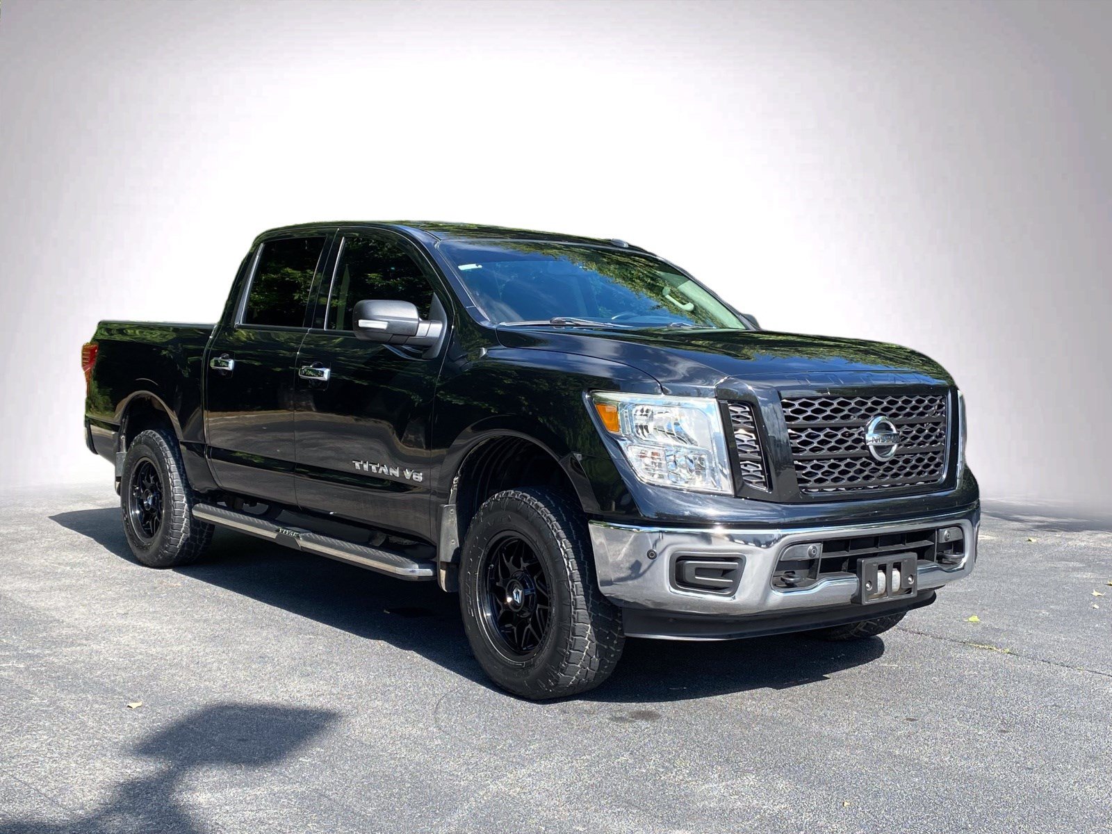 Nissan Titan SV