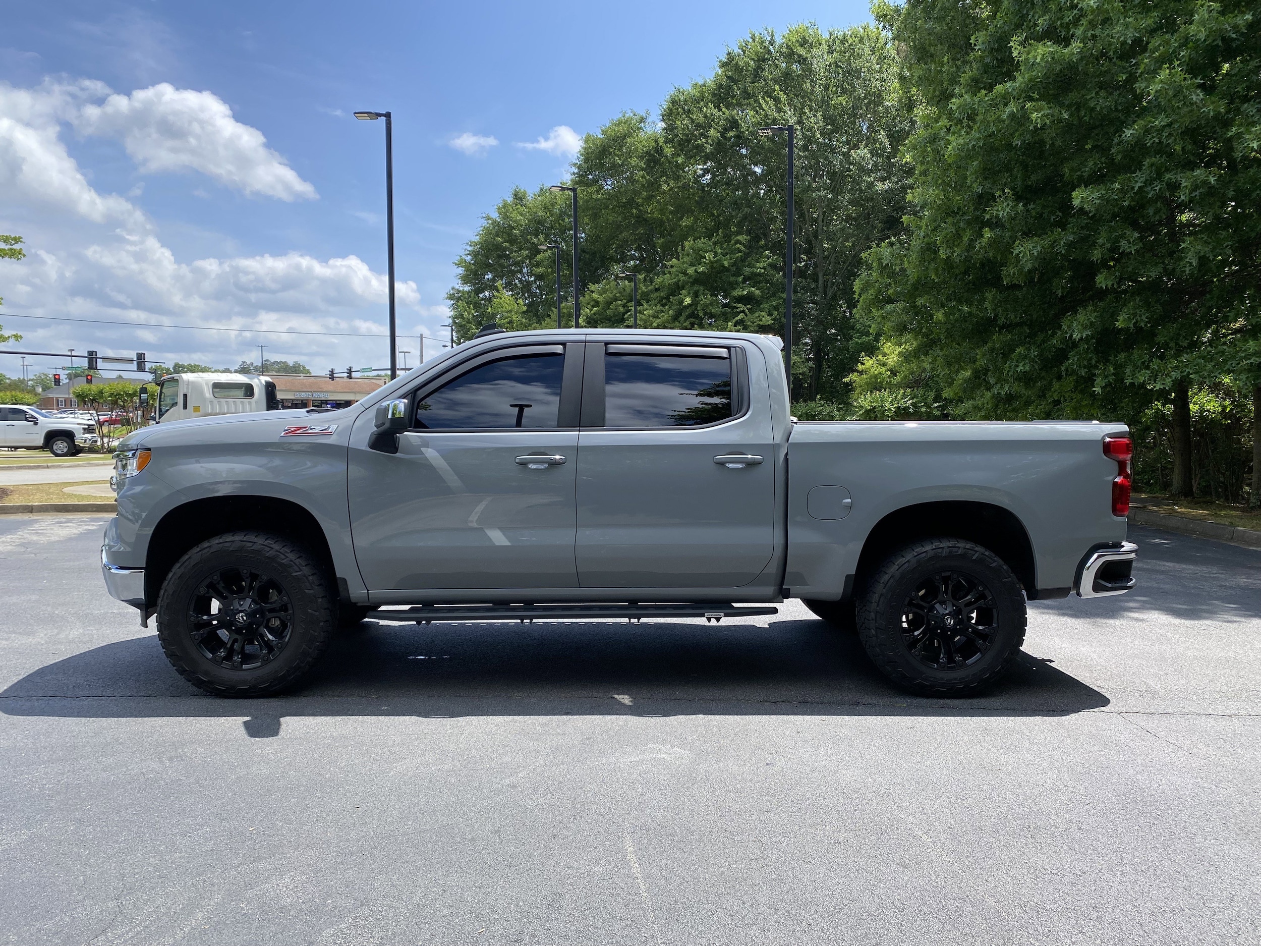 2024 Chevrolet Silverado 1500 LT photo 6