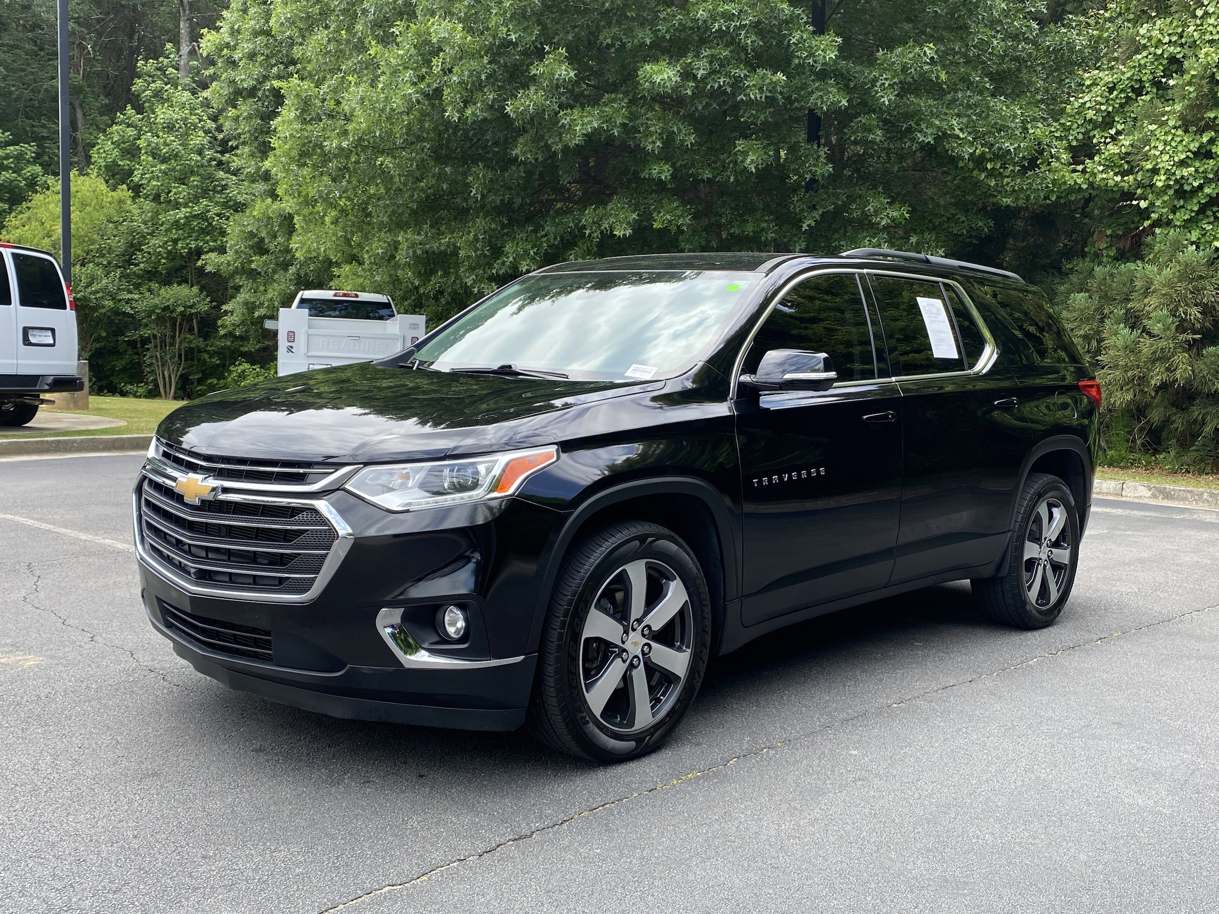 2020 Chevrolet Traverse LT Leather photo 4