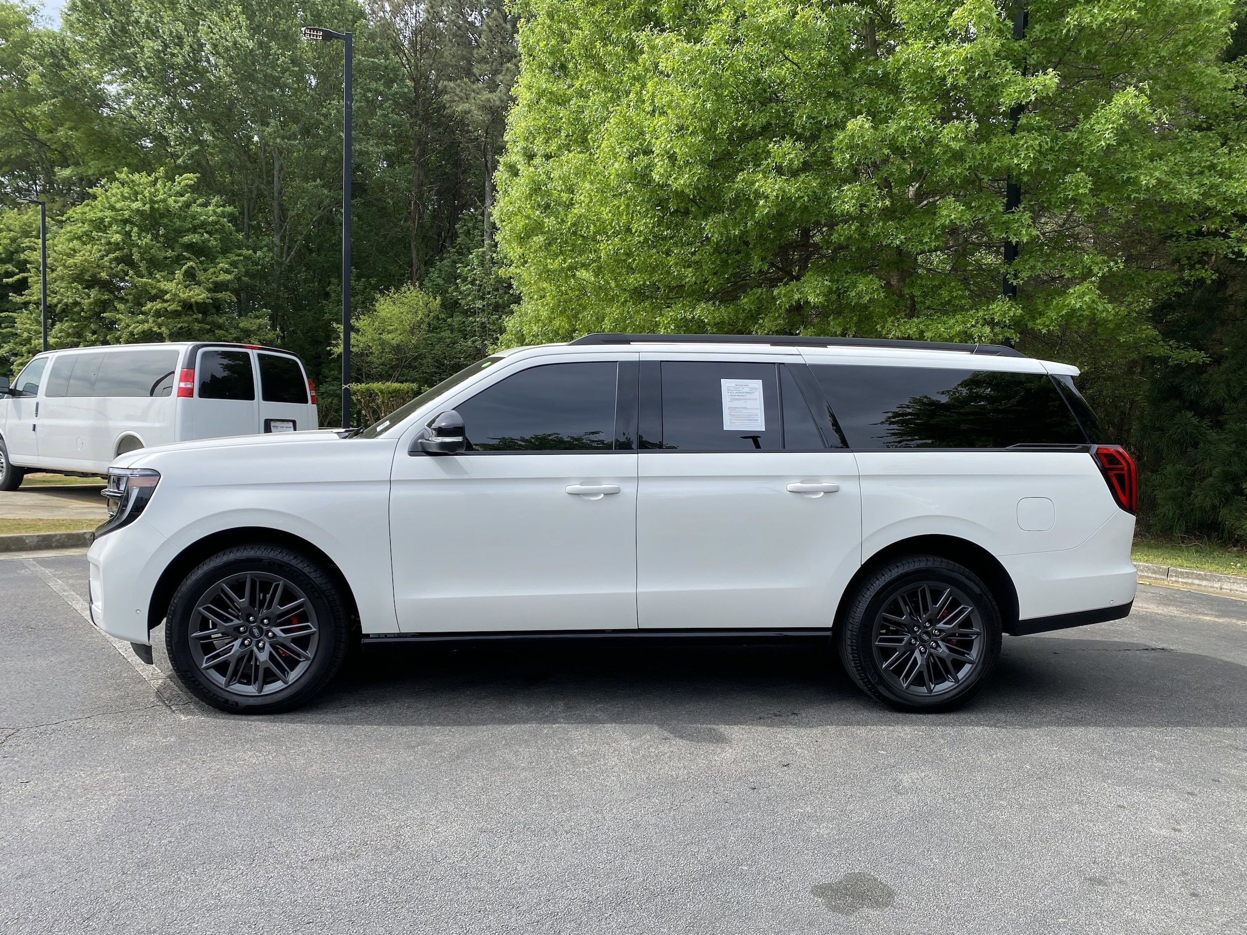 2025 Ford Expedition Max Platinum photo 4