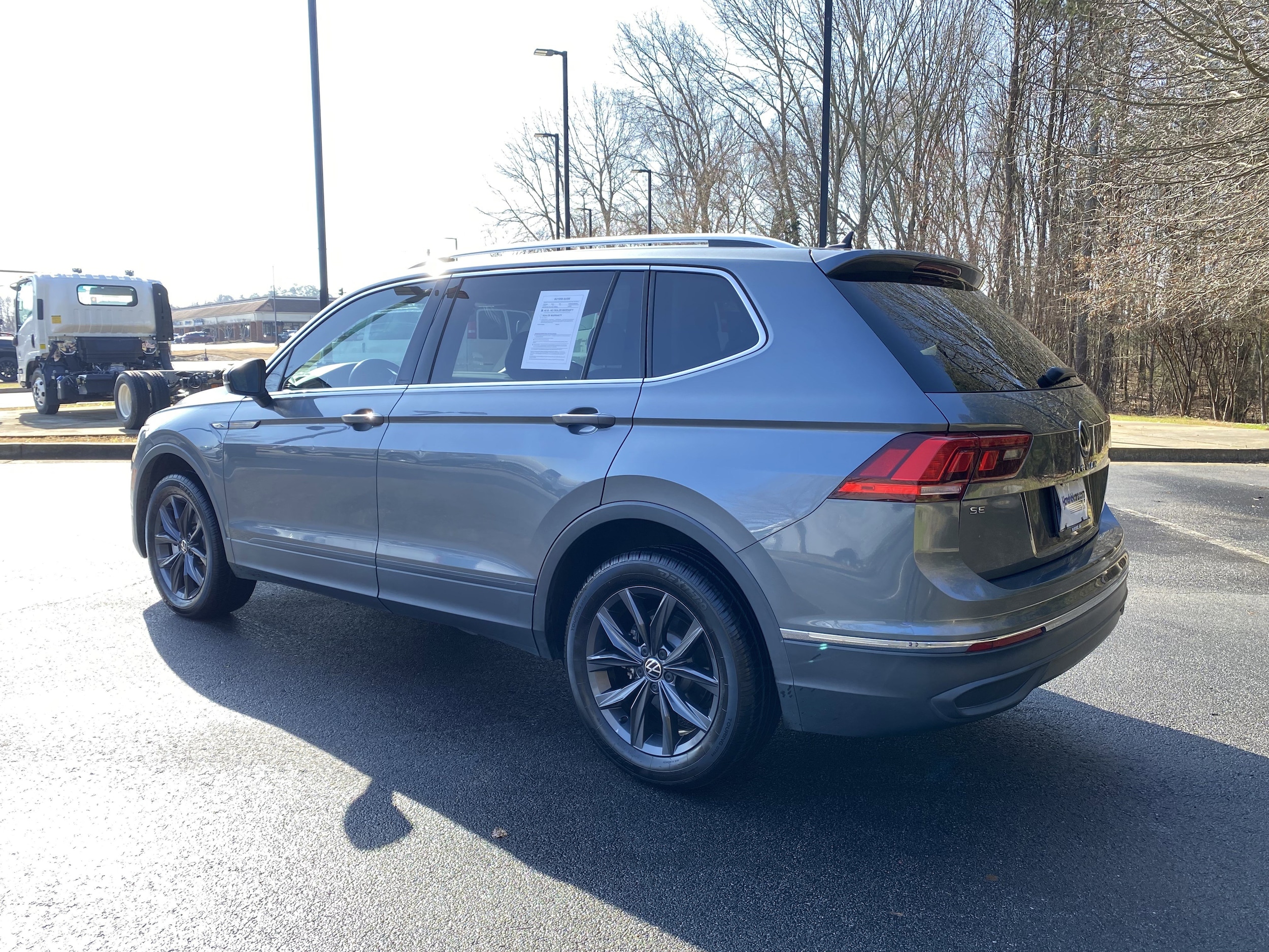 2022 Volkswagen Tiguan SE photo 6