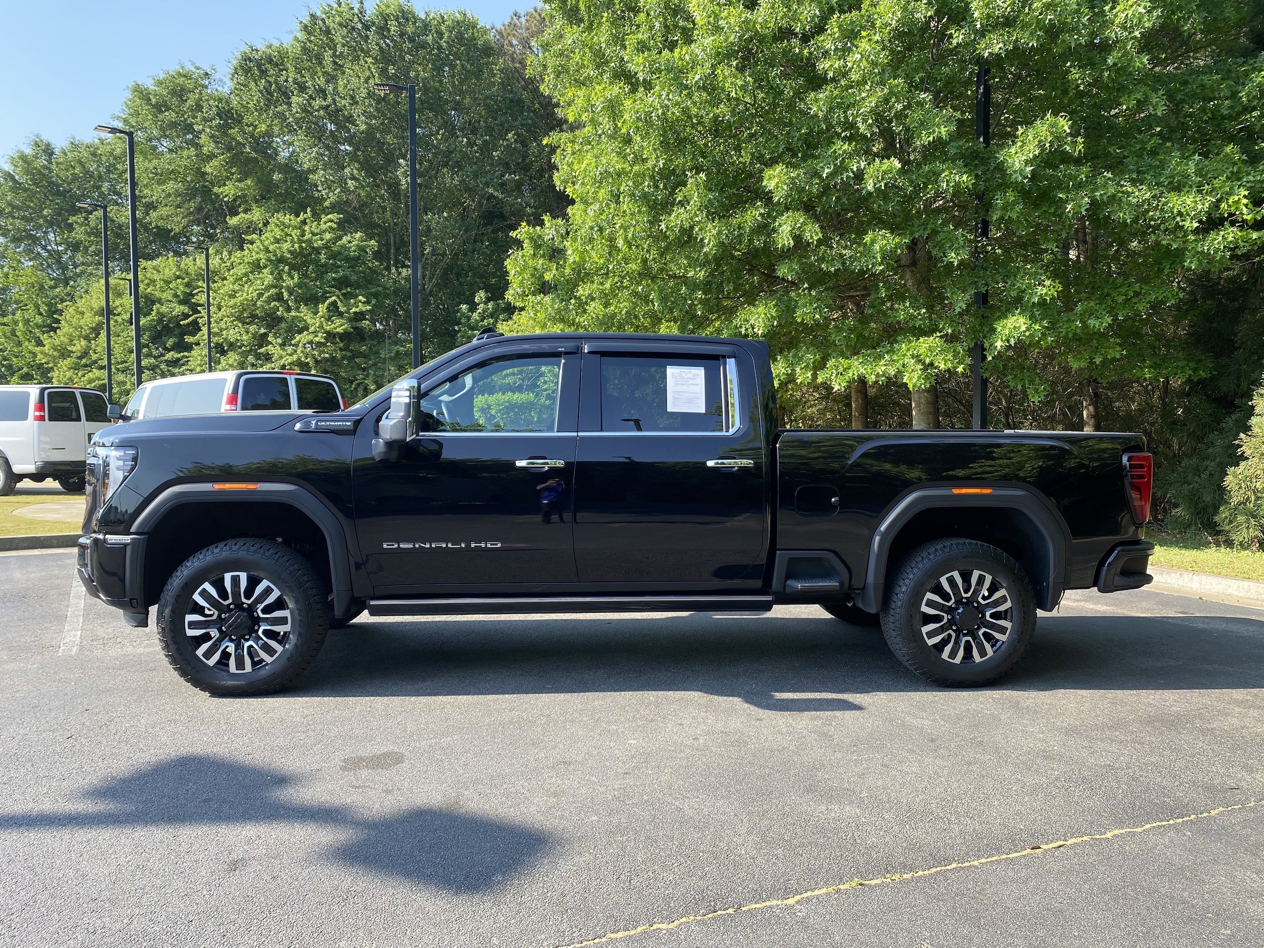 2024 GMC Sierra 2500HD Denali Ultimate photo 4