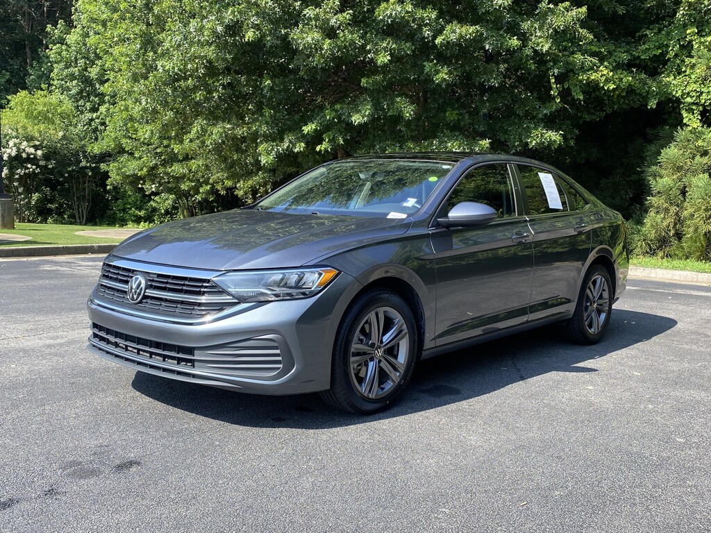 Used 2022 Volkswagen Jetta SE Sedan