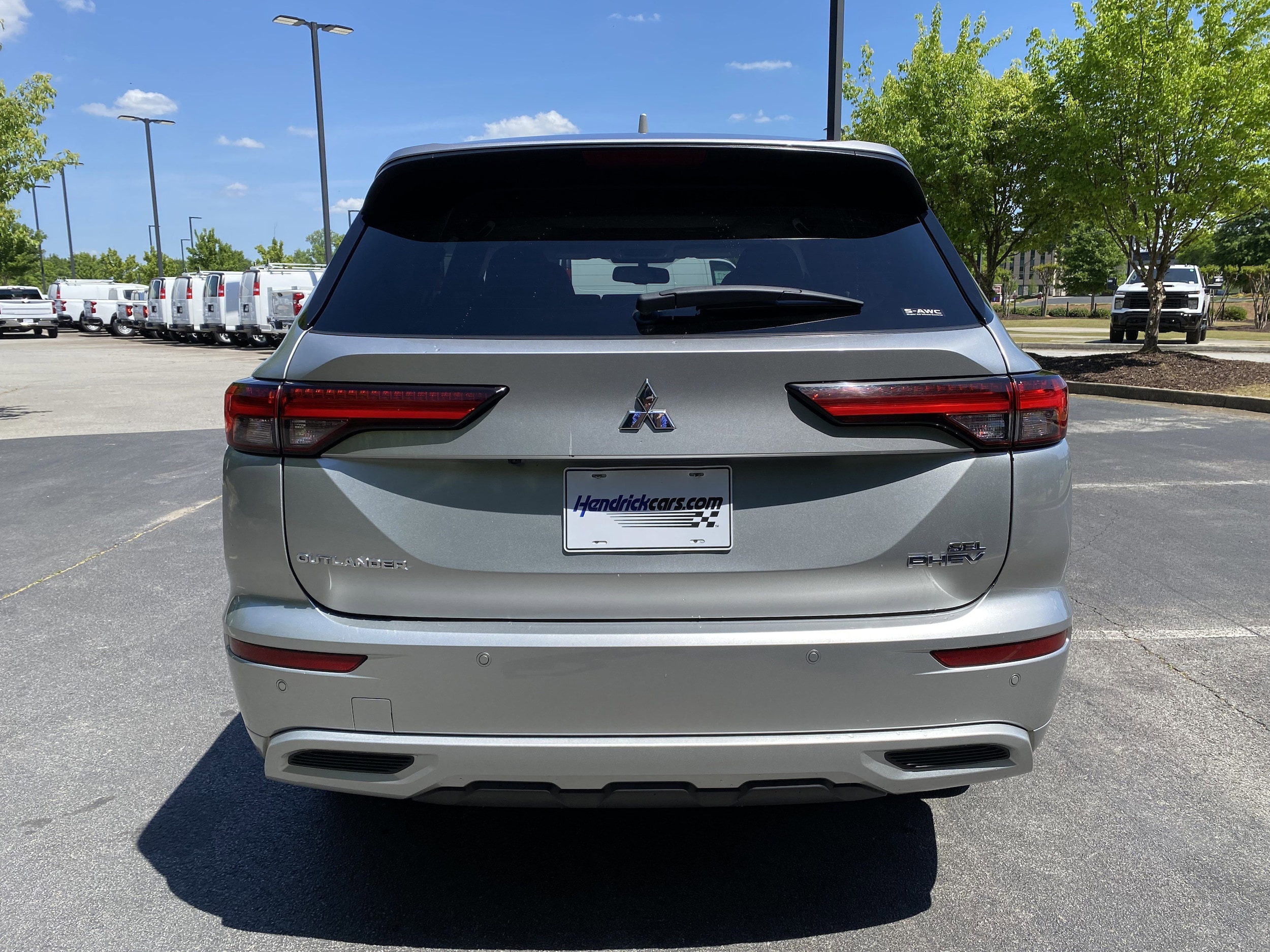 2024 Mitsubishi Outlander Plug-In Hybrid SEL photo 3