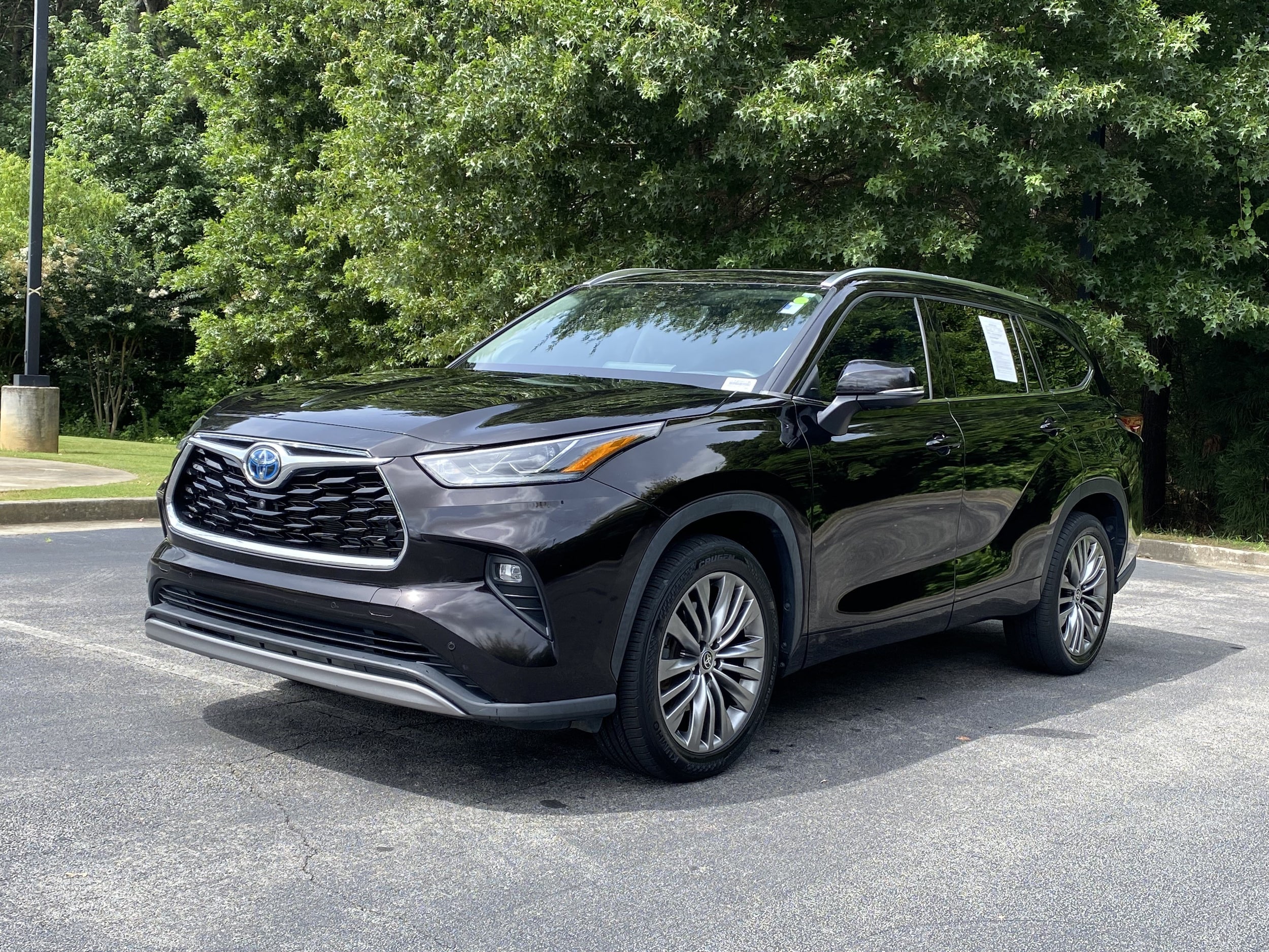 2022 Toyota Highlander Hybrid Platinum