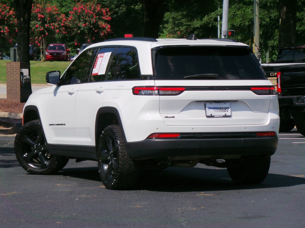 Used 2023 Jeep Grand Cherokee Altitude SUV