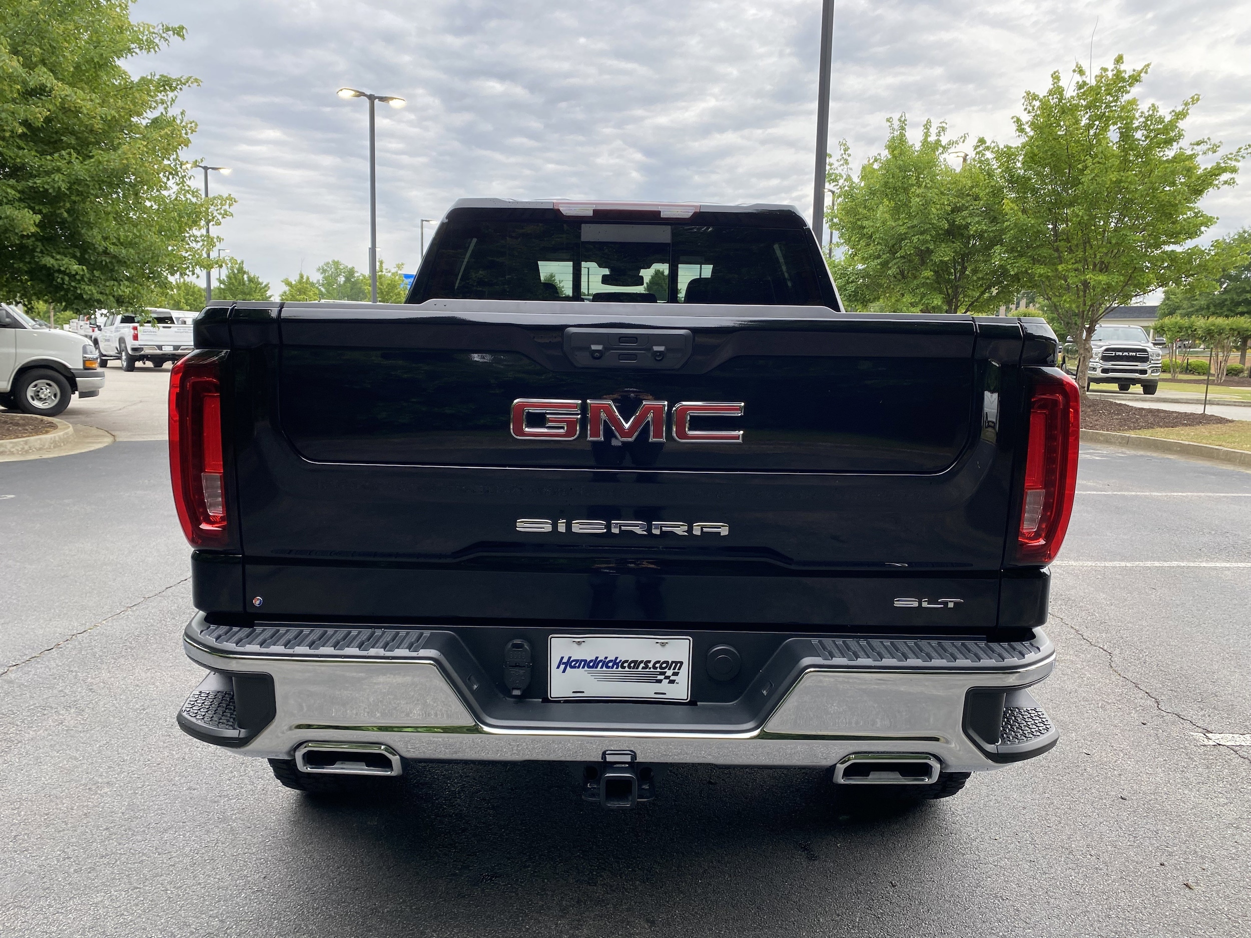 2024 GMC Sierra 1500 SLT photo 6