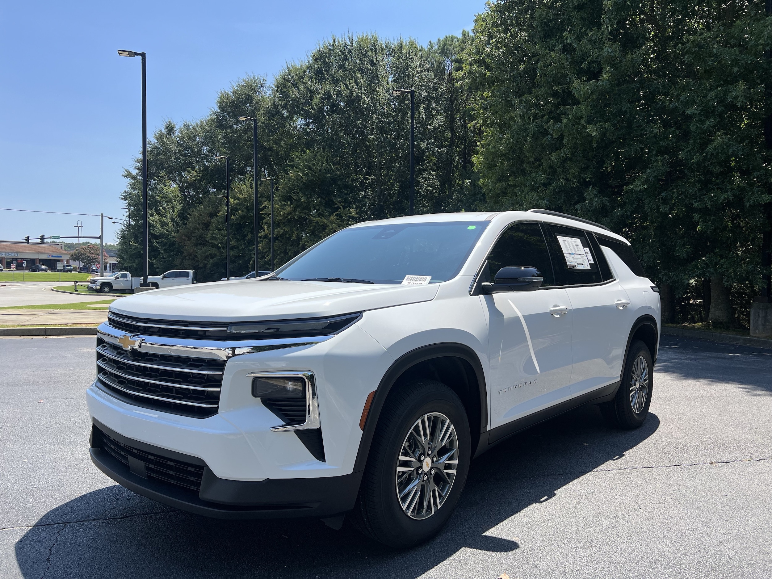 2027 Chevrolet Traverse FWD LT