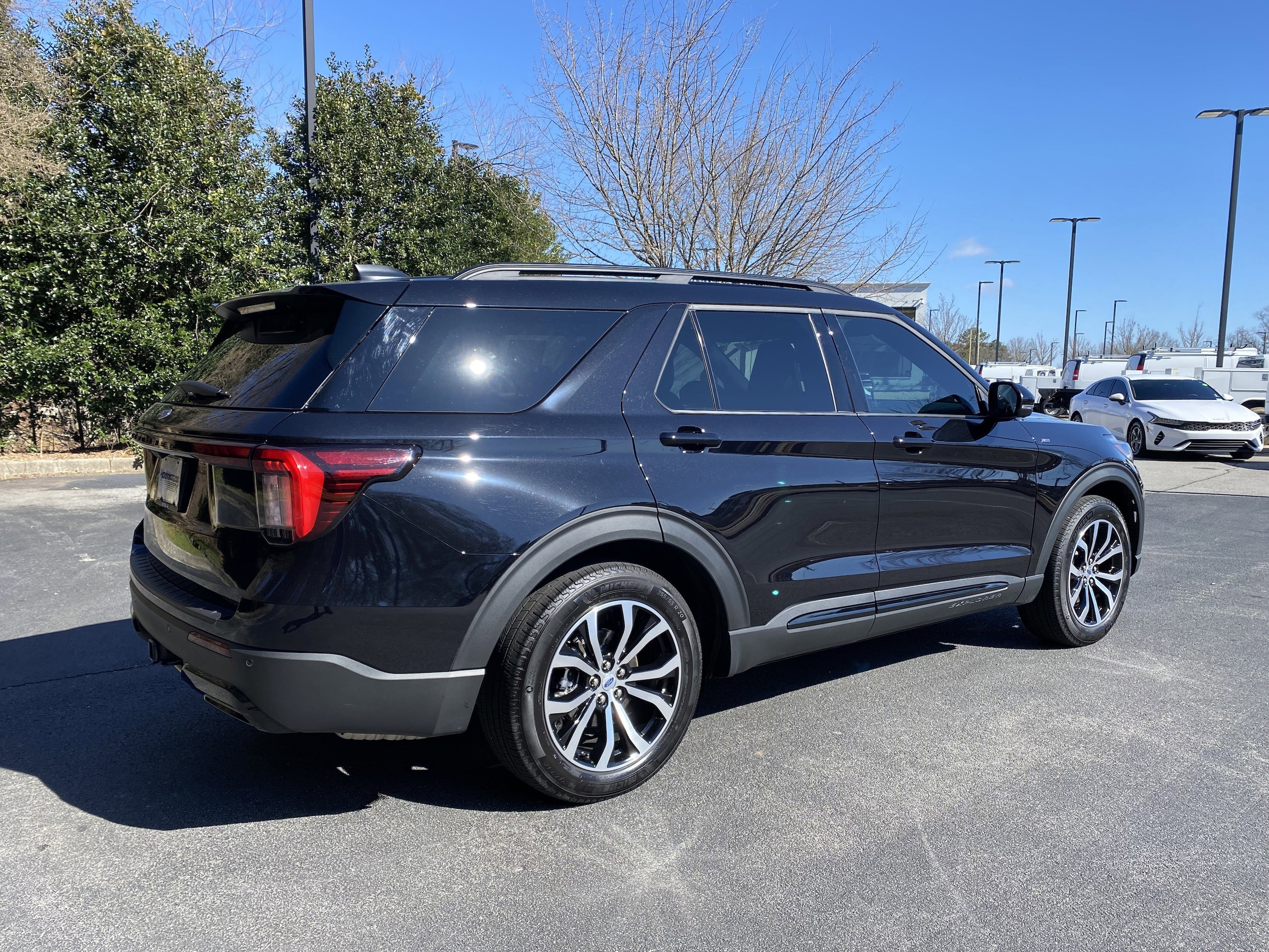 2025 Ford Explorer ST-Line photo 3