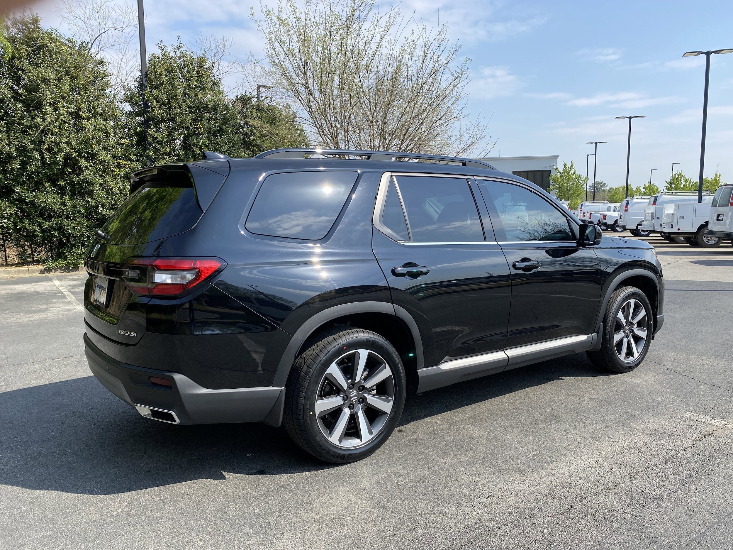 2024 Honda Pilot Touring photo 3