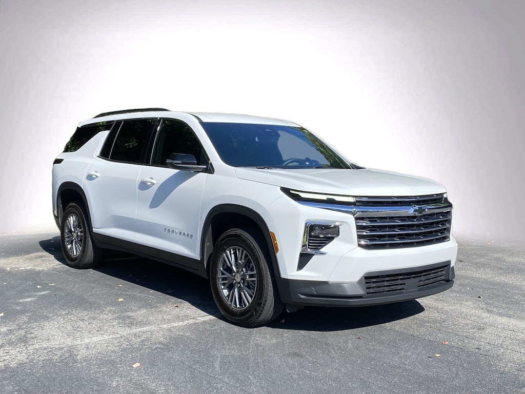 Used 2026 Chevrolet Traverse FWD LT SUV