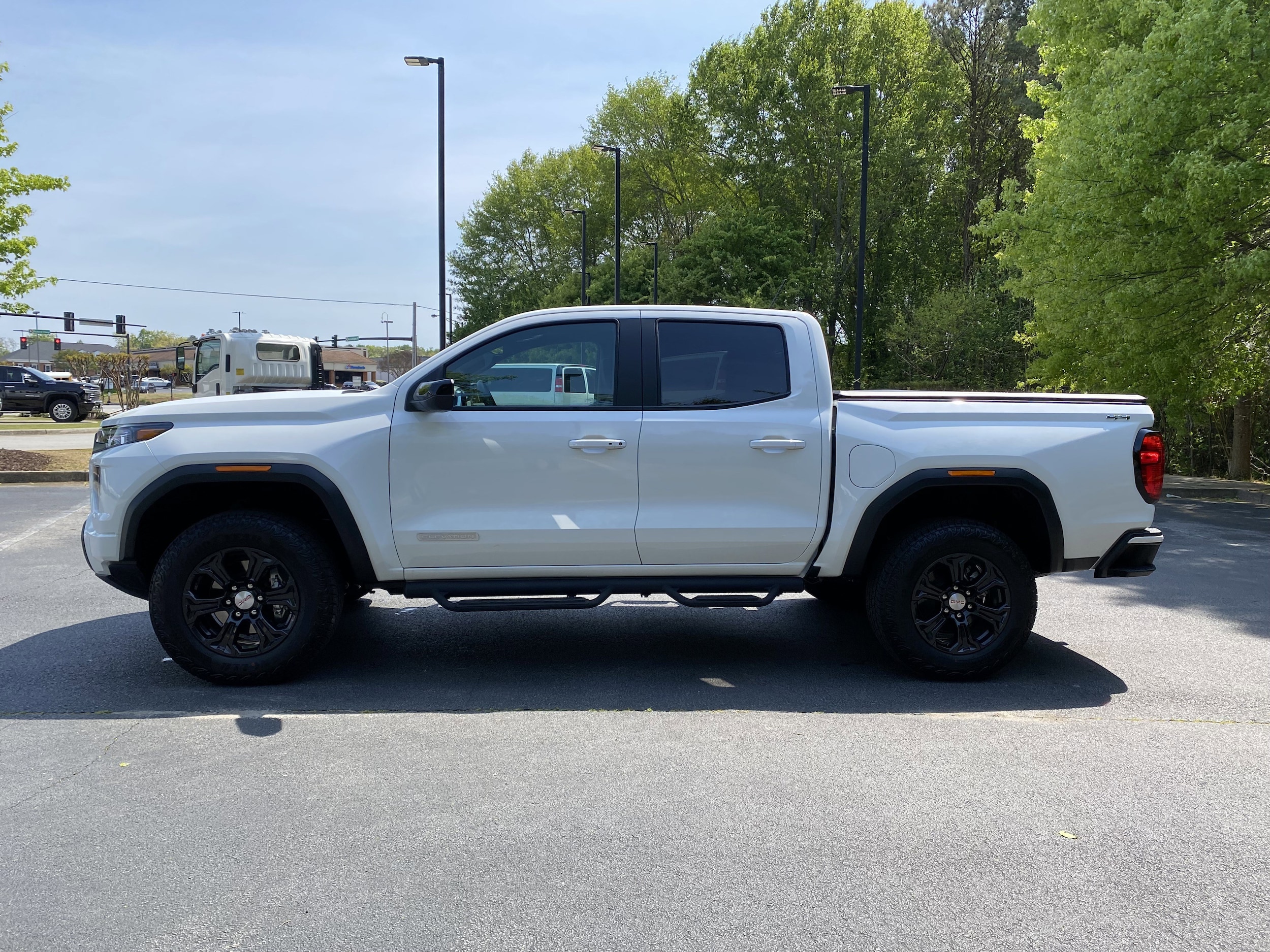 2024 GMC Canyon 4WD Elevation photo 4