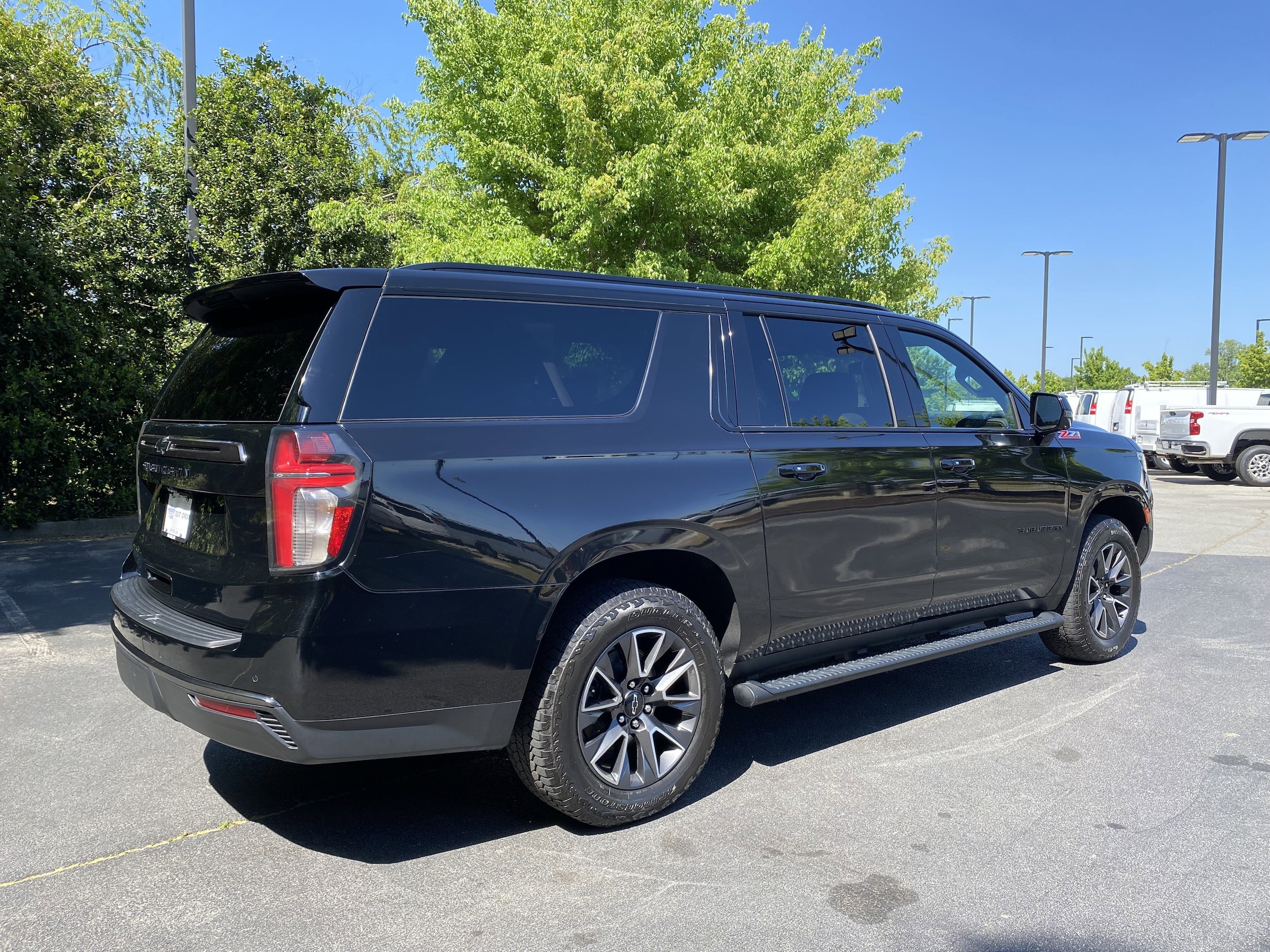 2021 Chevrolet Suburban Z71 photo 3