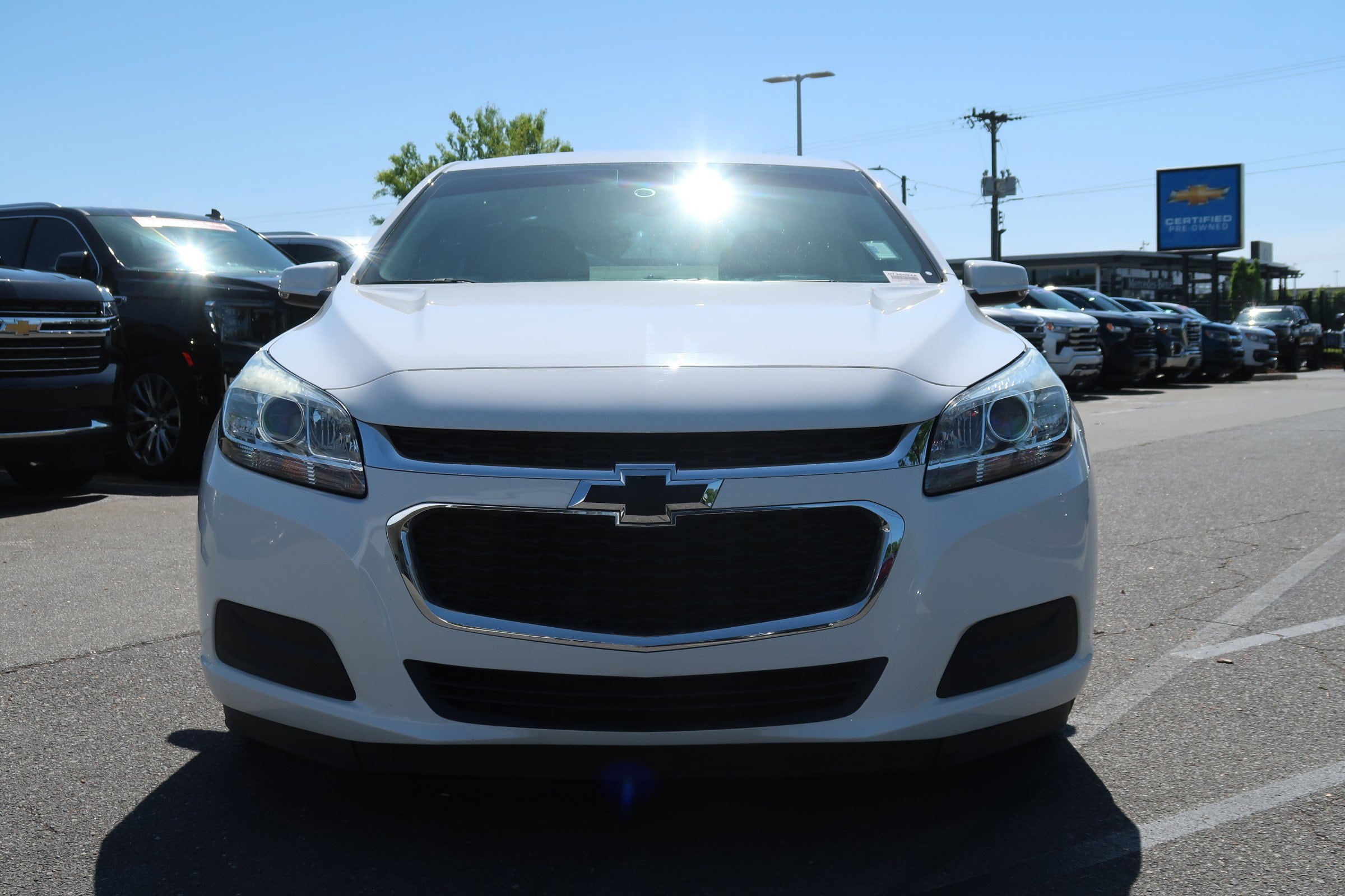 2015 Chevrolet Malibu LT photo 2