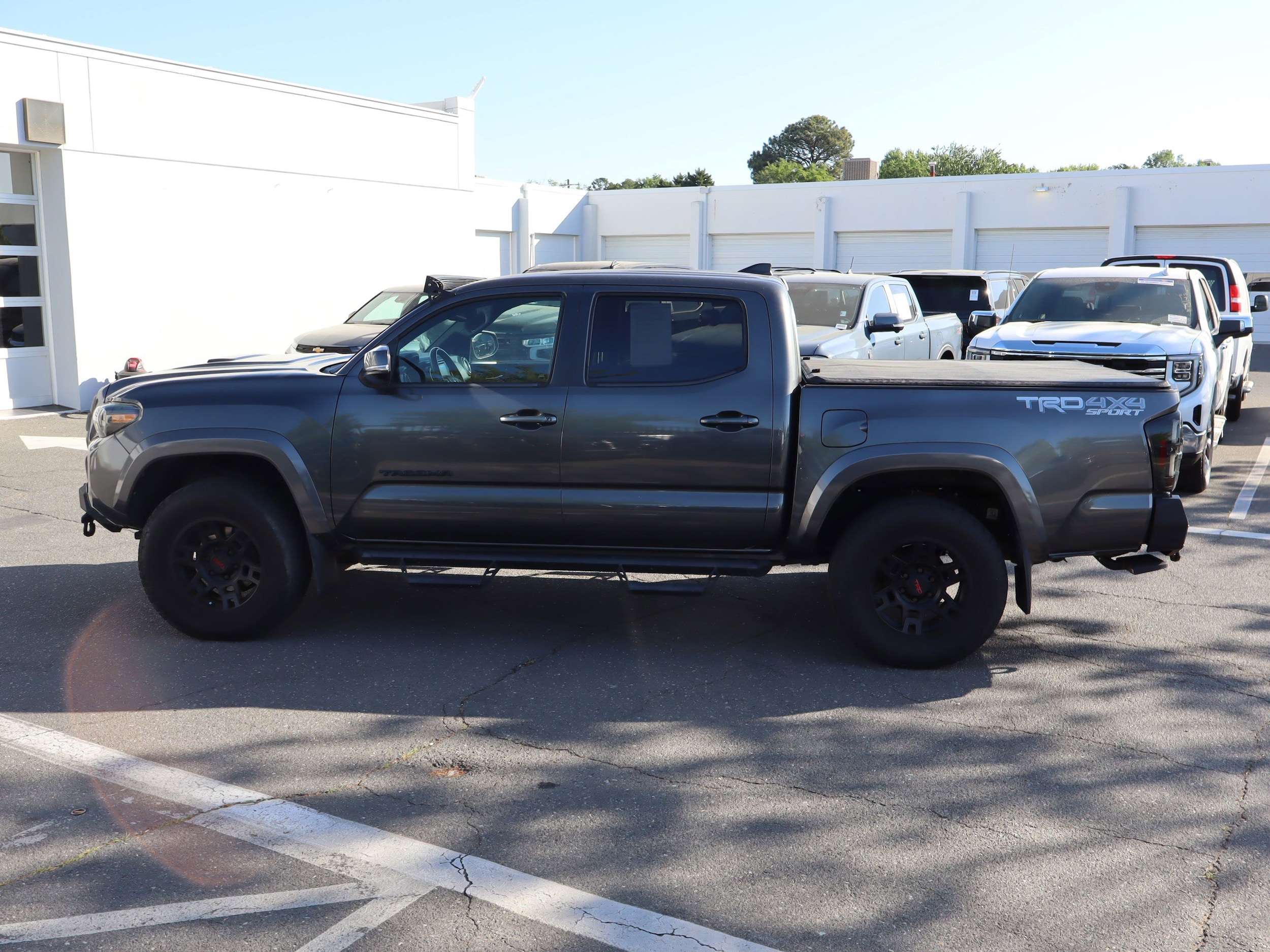 2018 Toyota Tacoma TRD Sport photo 6
