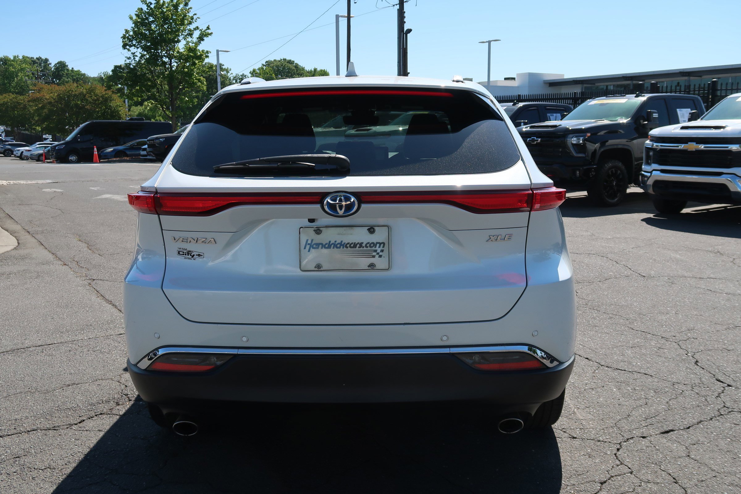 2023 Toyota Venza XLE photo 3
