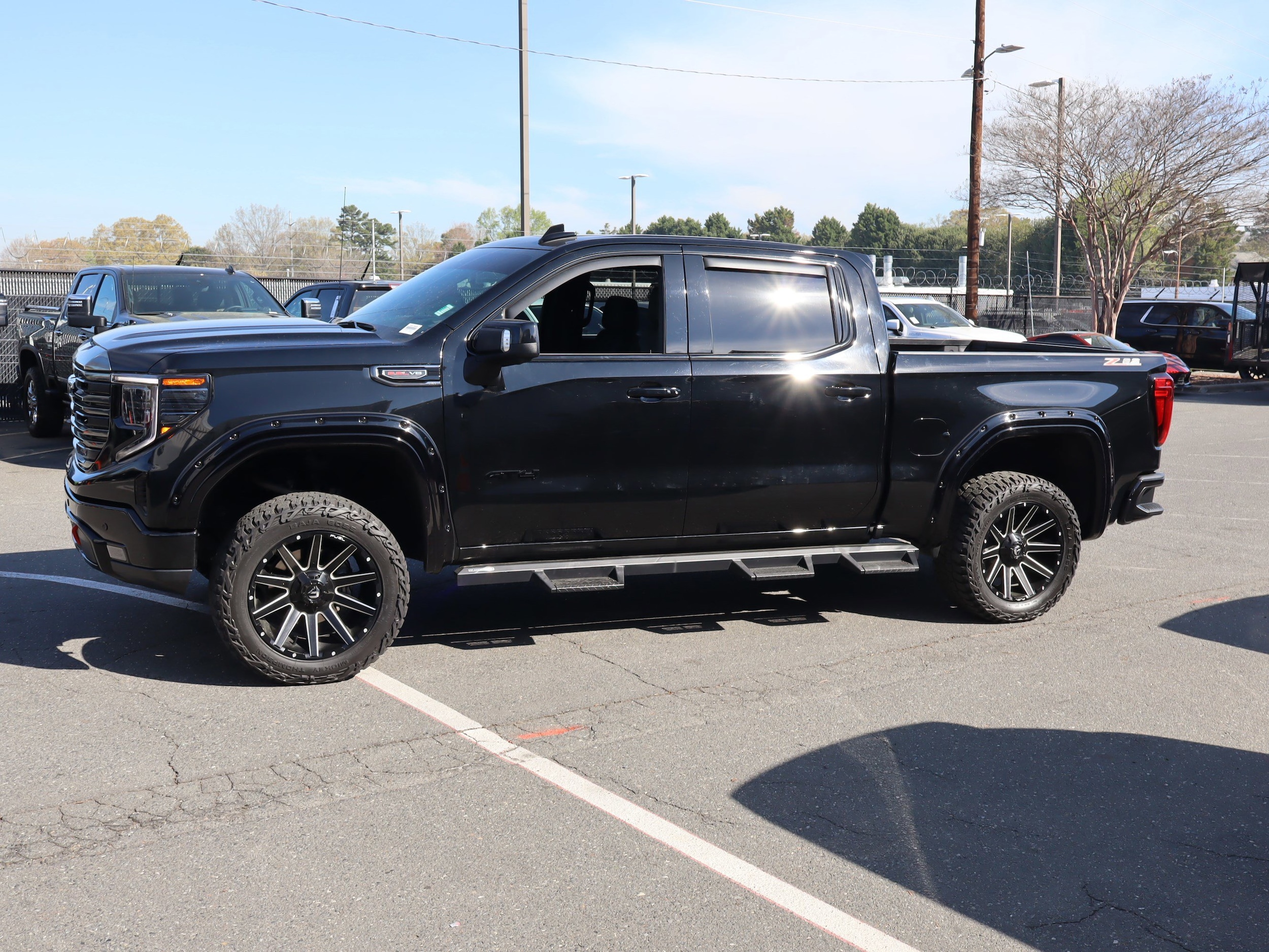 2023 GMC Sierra 1500 AT4 photo 5