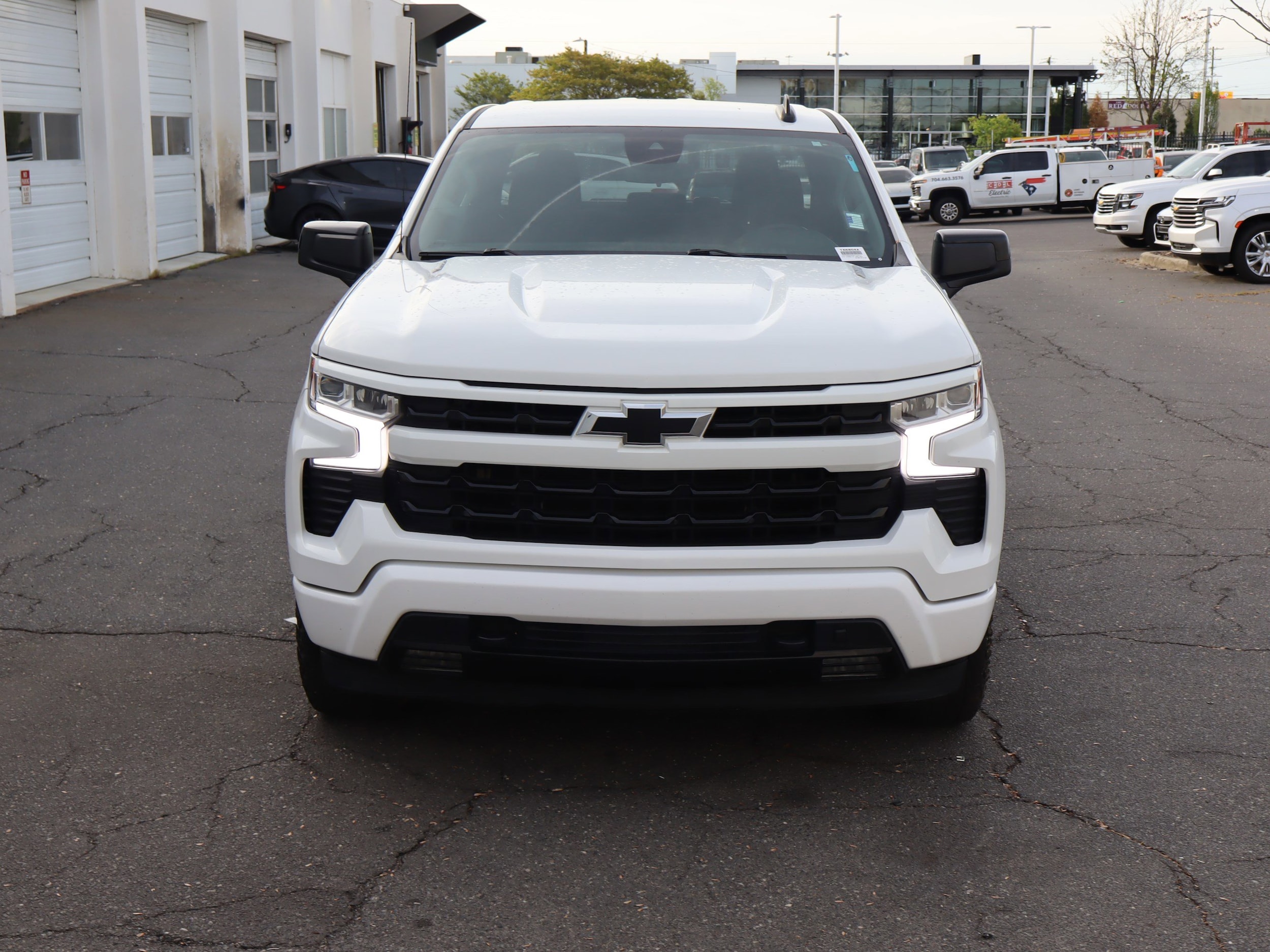 2023 Chevrolet Silverado 1500 RST photo 2