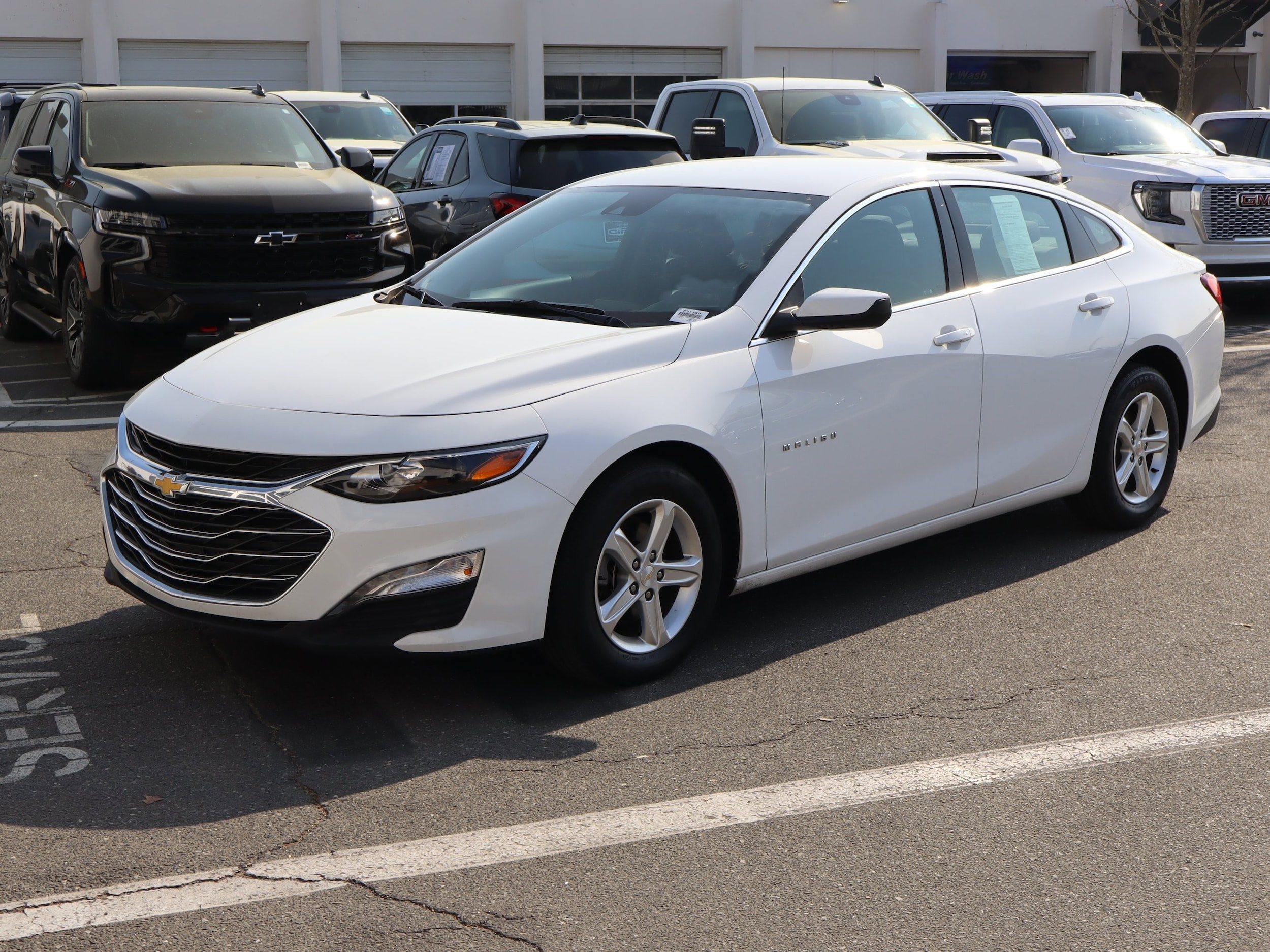 2024 Chevrolet Malibu LT photo 4