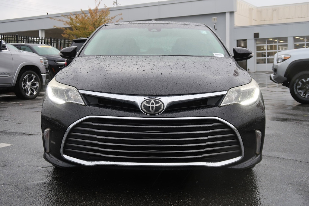 Used 2018 Toyota Avalon Limited Sedan