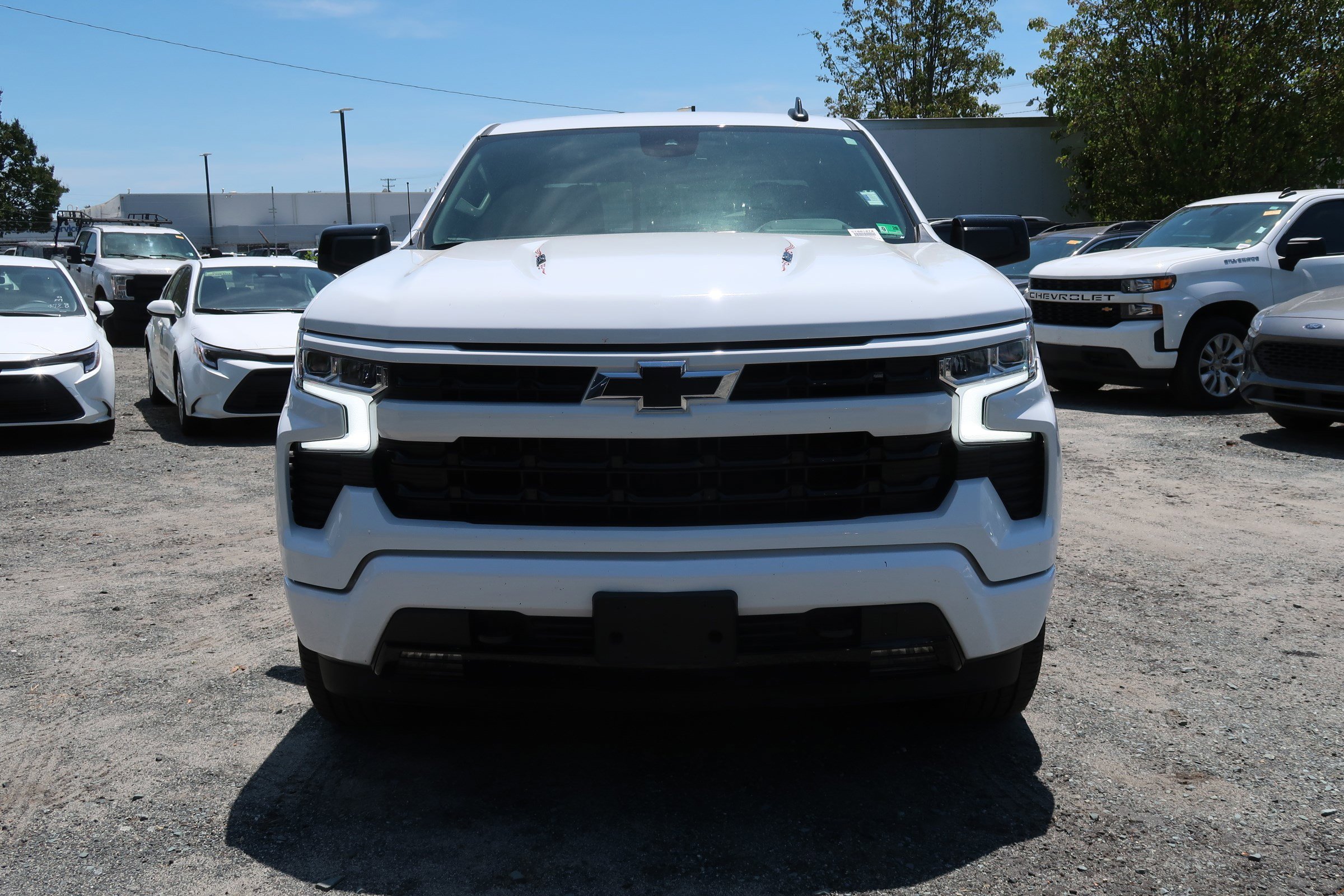 2024 Chevrolet Silverado 1500 RST photo 2