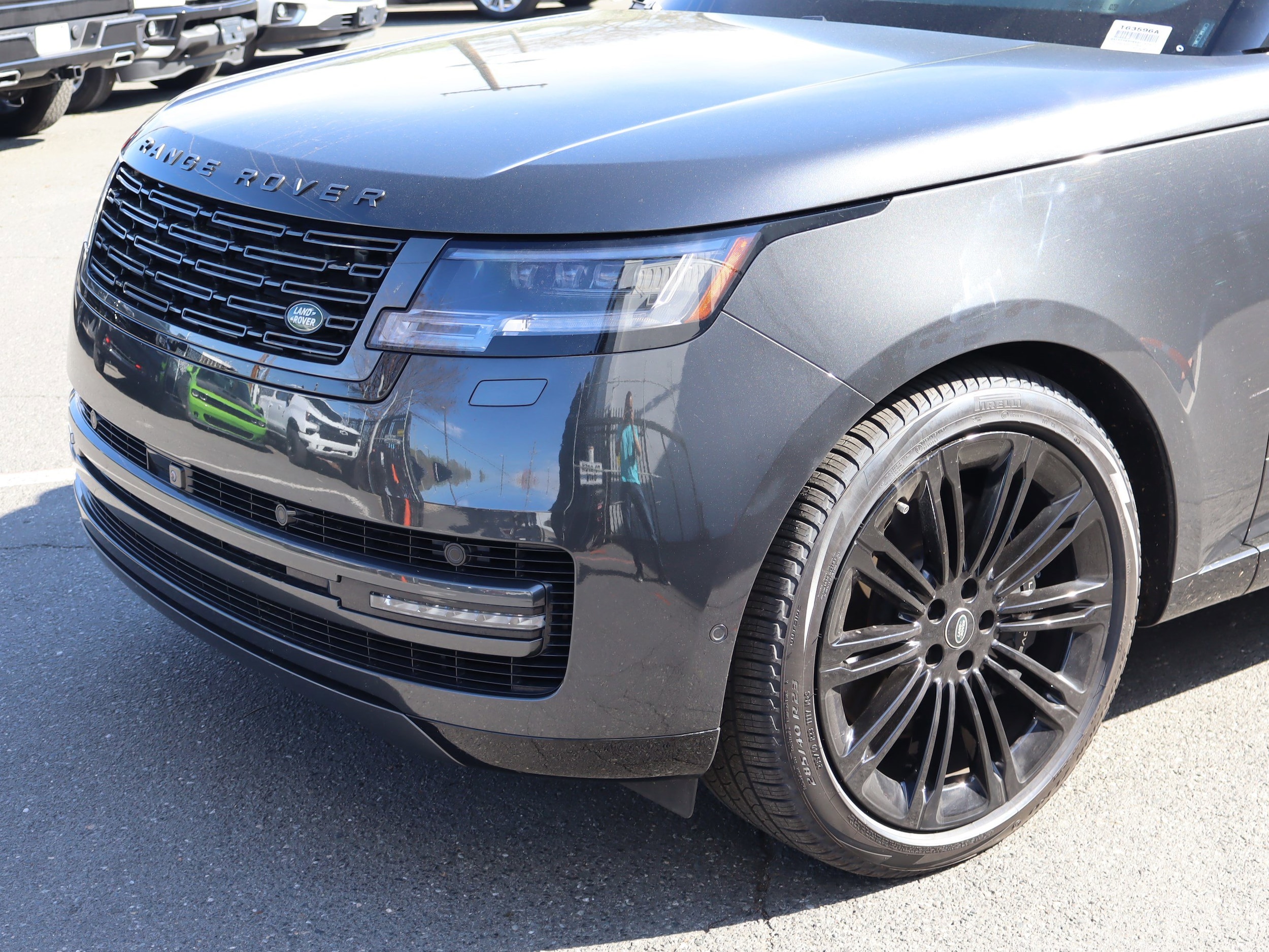 2024 Land Rover Range Rover SE photo 4