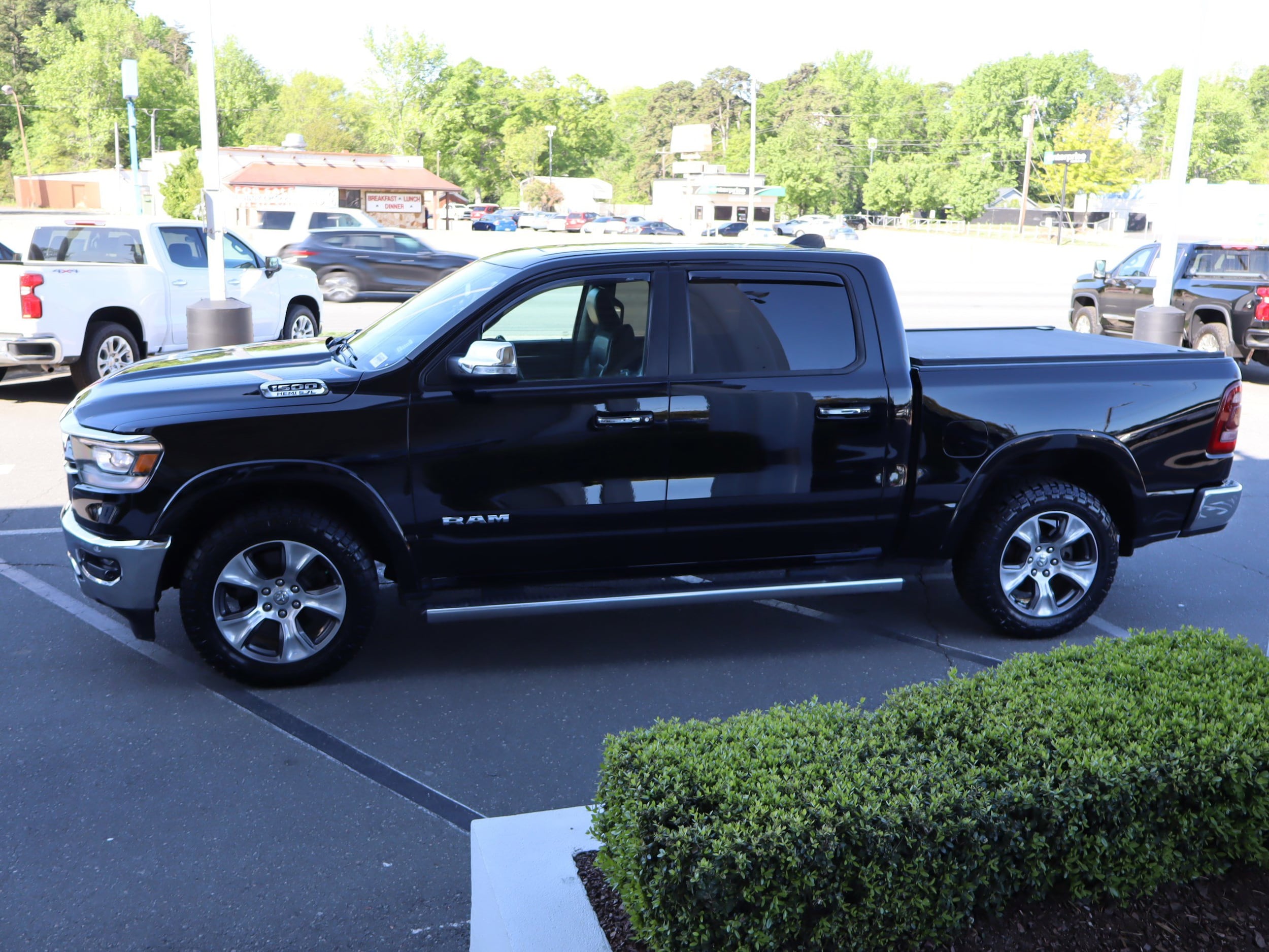 2020 Ram 1500 Laramie photo 6