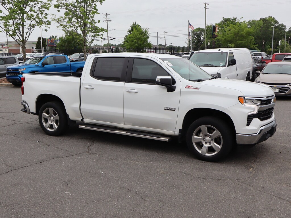 Used 2024 Chevrolet Silverado 1500 LT Pickup