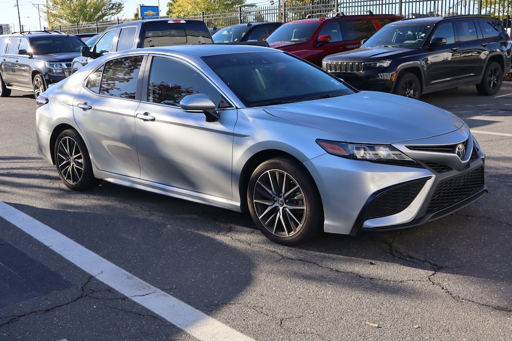 Used 2024 Toyota Camry SE Sedan