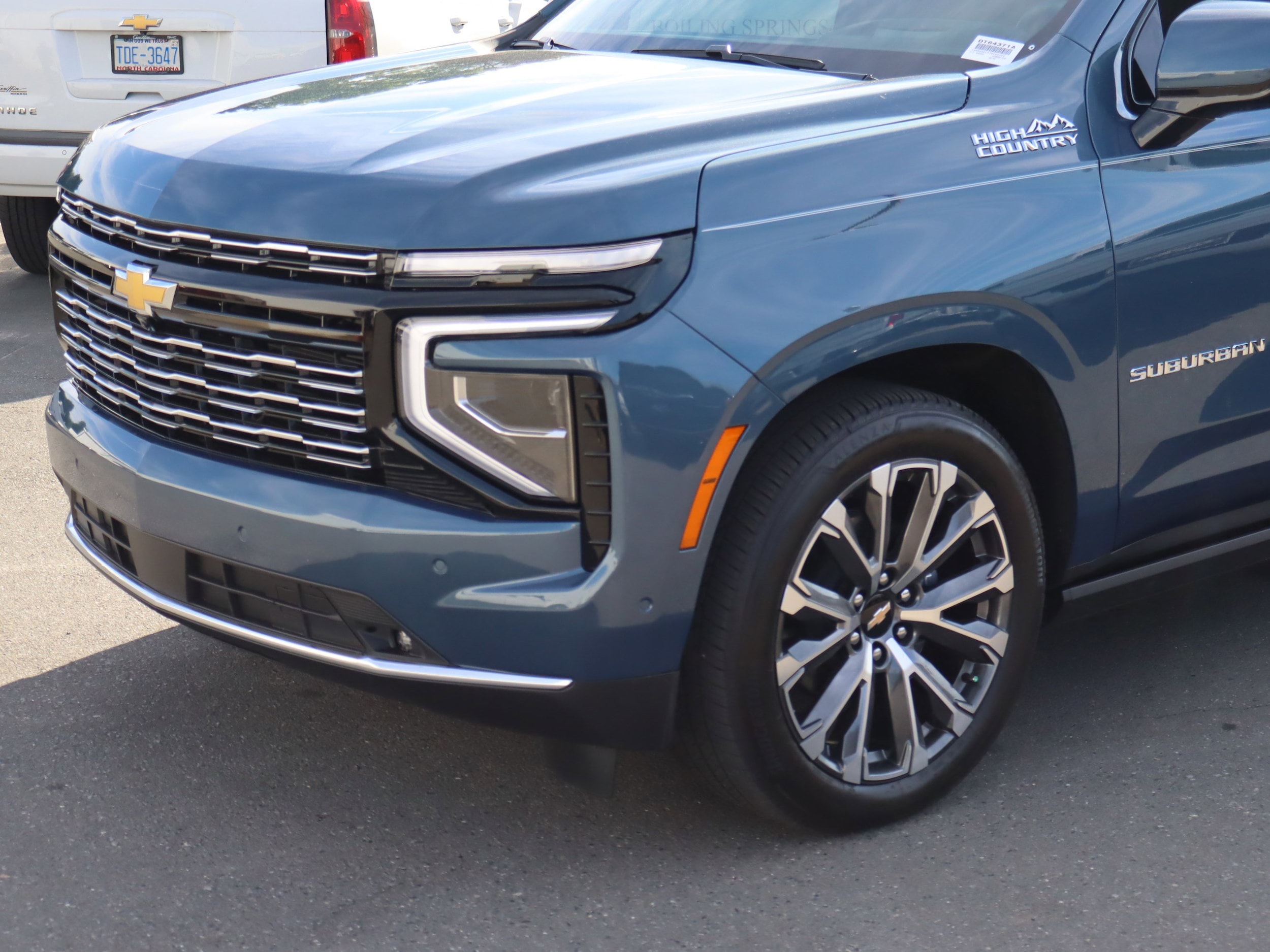 2026 Chevrolet Suburban High Country photo 4