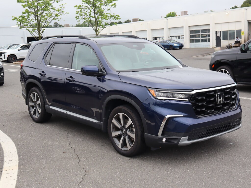 Used 2025 Honda Pilot Touring SUV