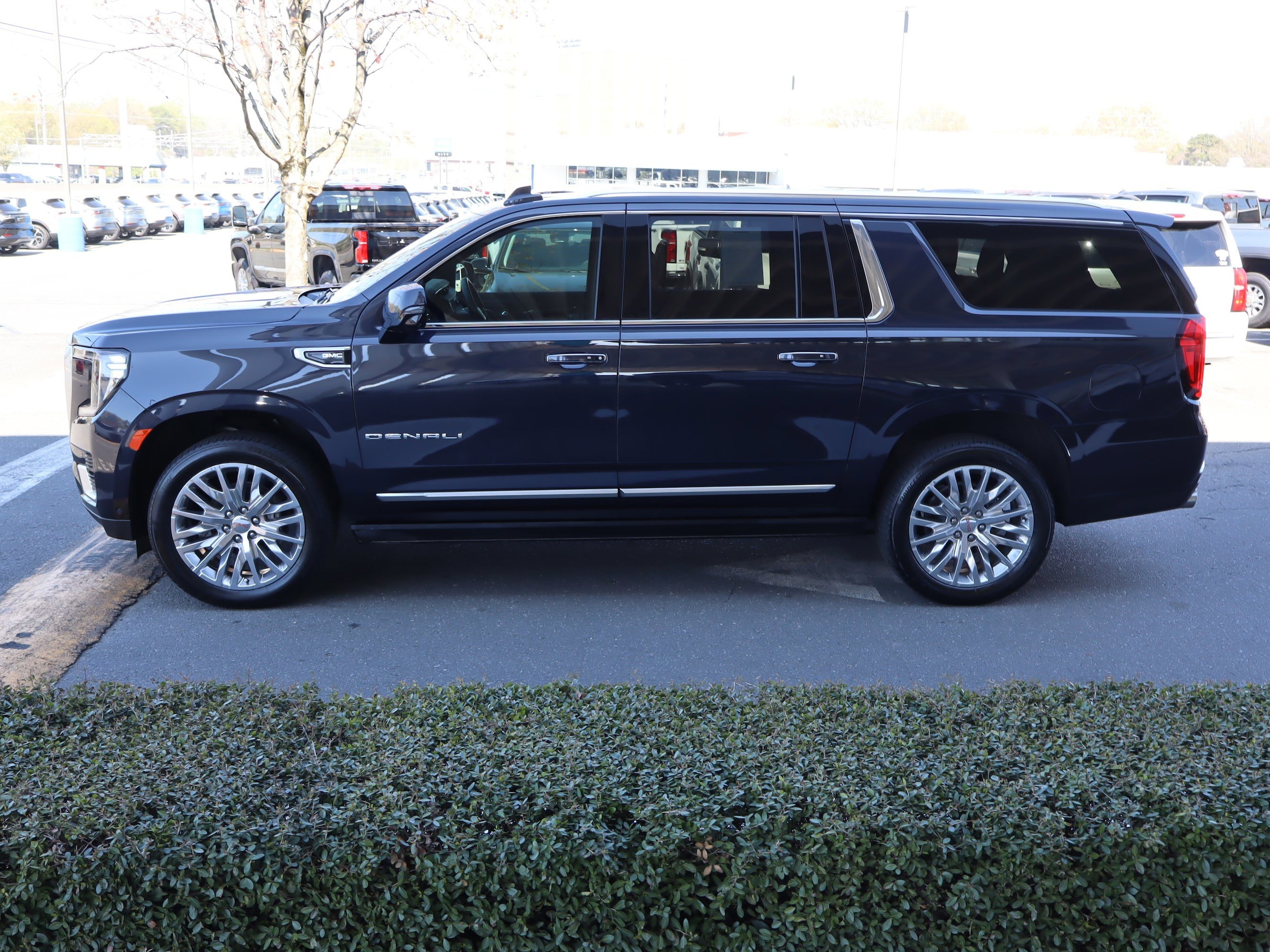 2024 GMC Yukon XL Denali photo 6