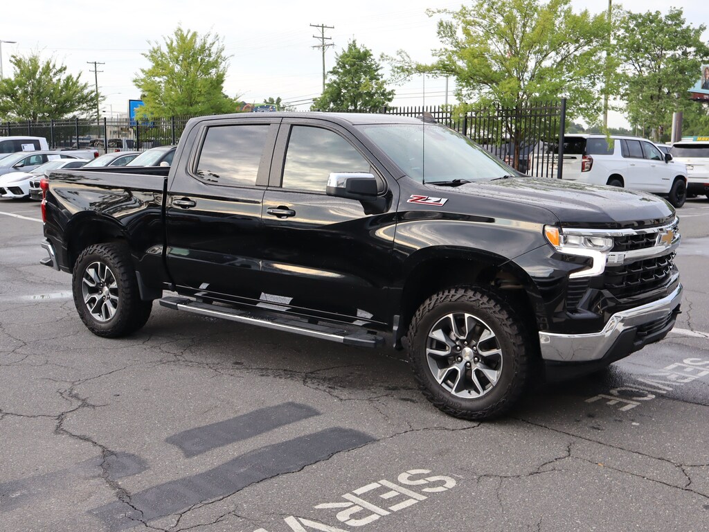 Used 2022 Chevrolet Silverado 1500 LT Pickup