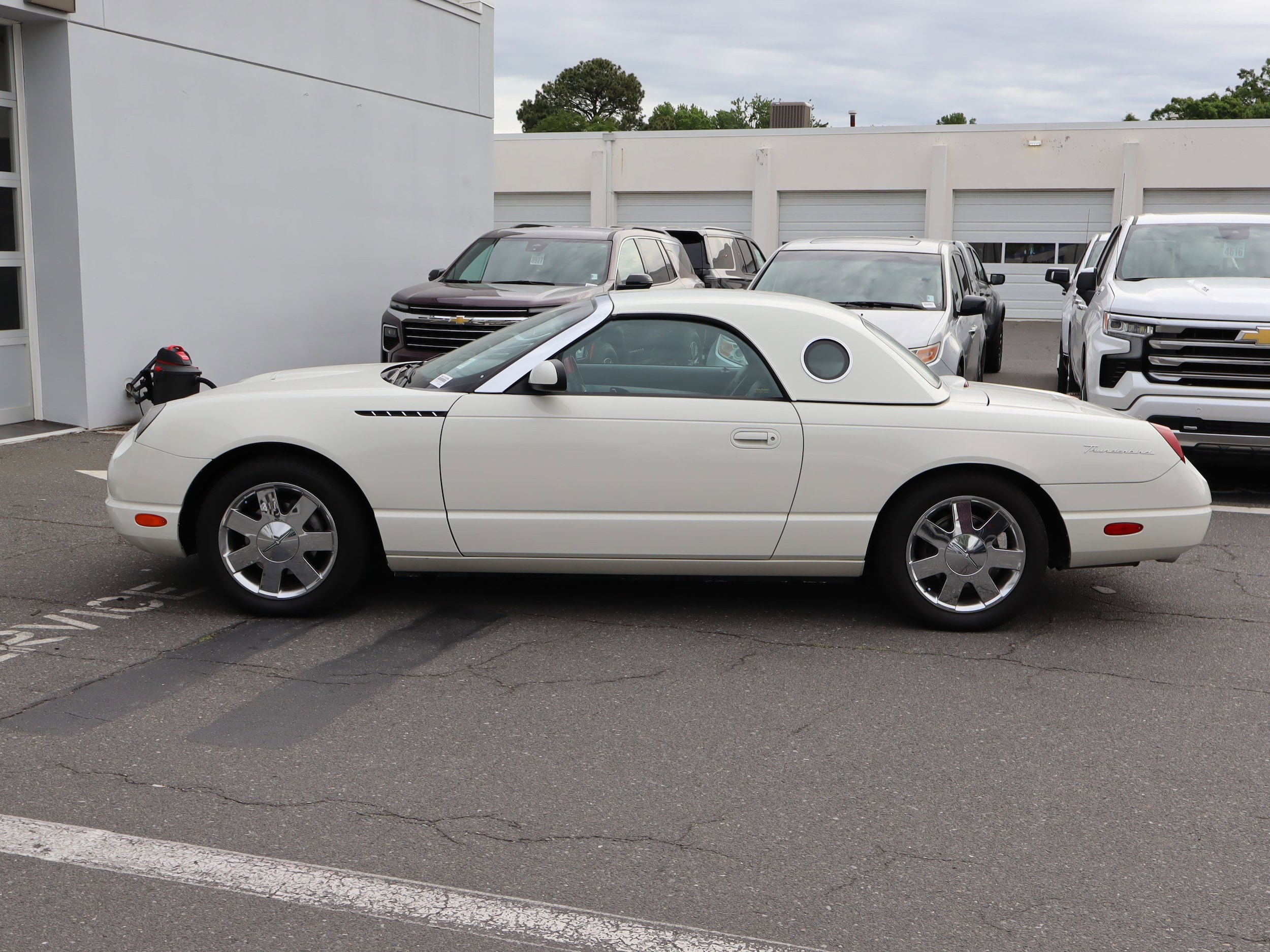 2002 Ford Thunderbird Deluxe photo 6