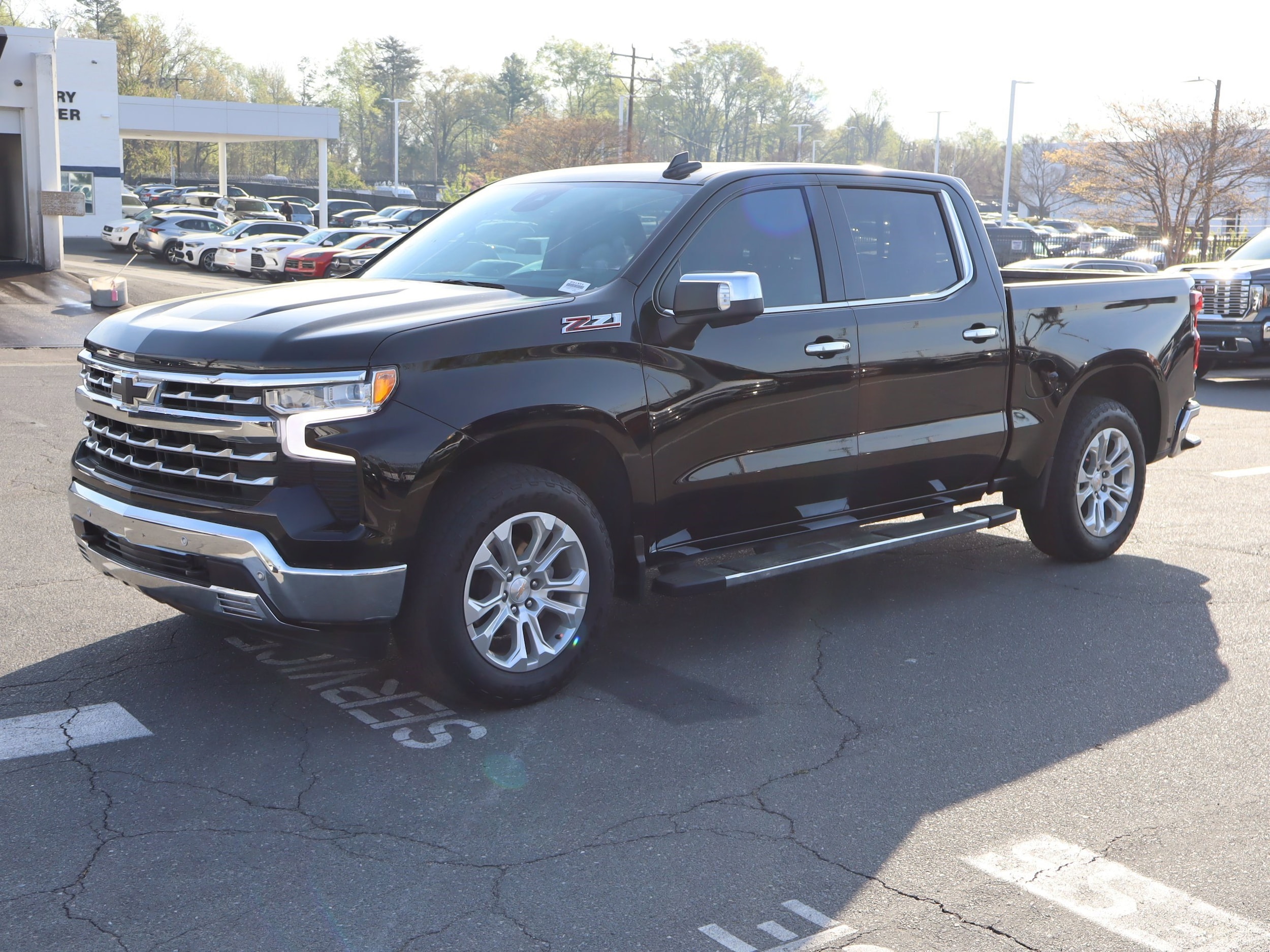 2024 Chevrolet Silverado 1500 LTZ photo 4