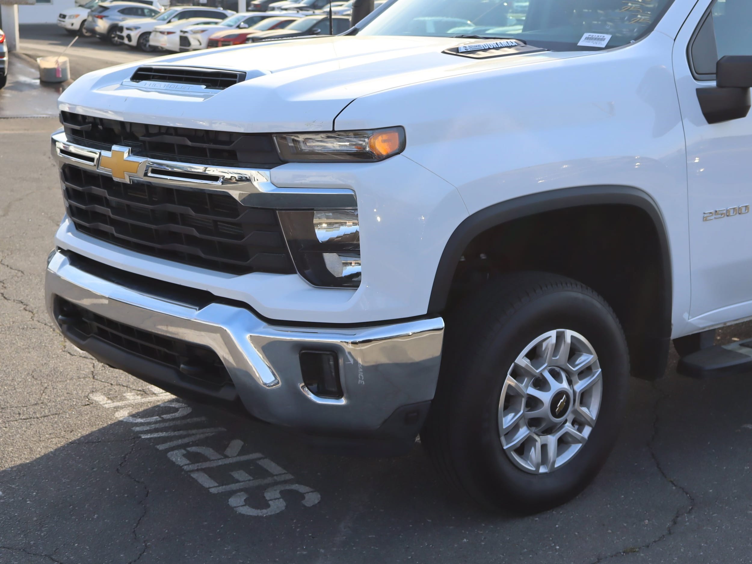 2025 Chevrolet Silverado 2500HD LT photo 5