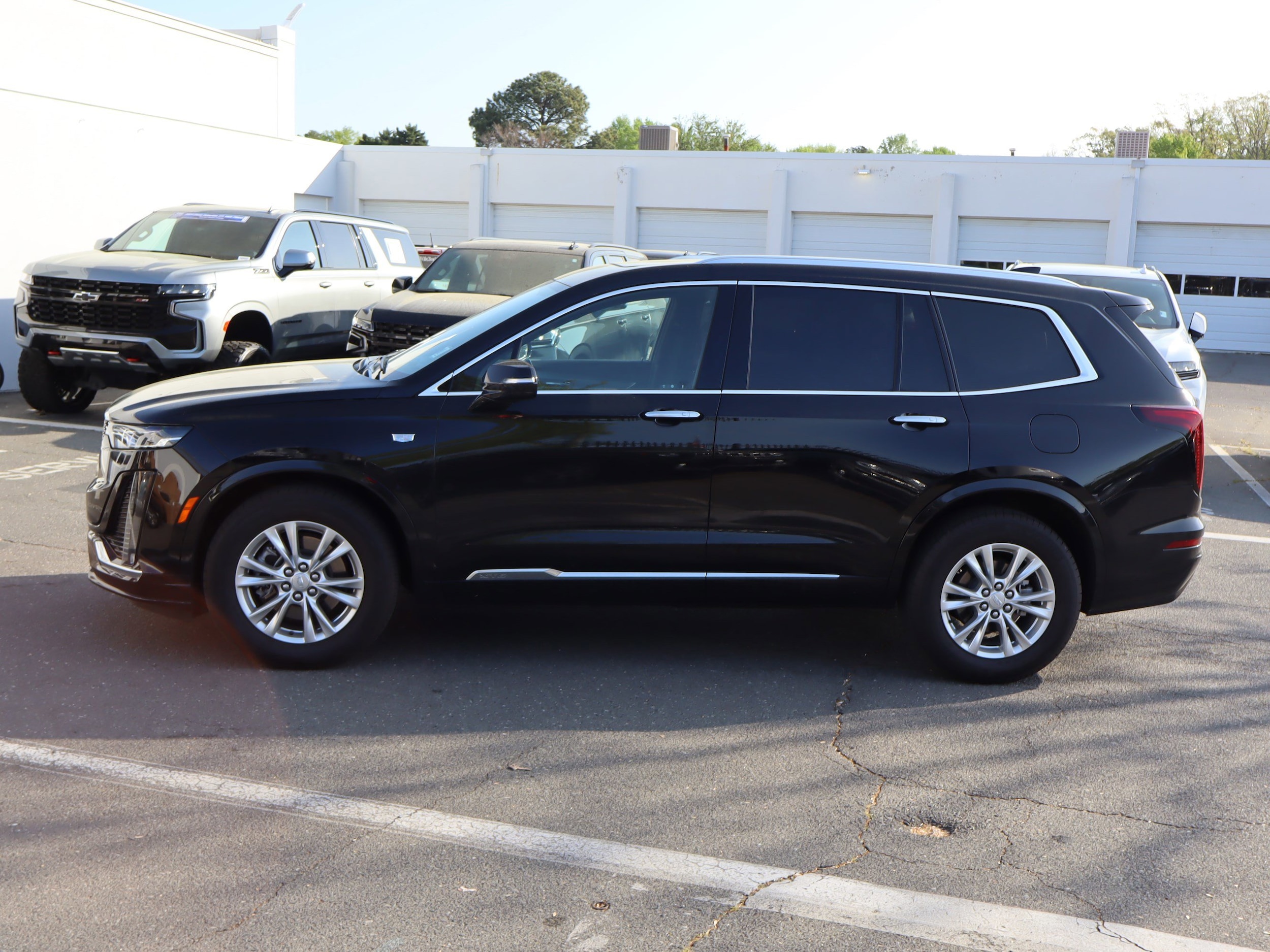 2025 CADILLAC XT6 FWD Luxury photo 5