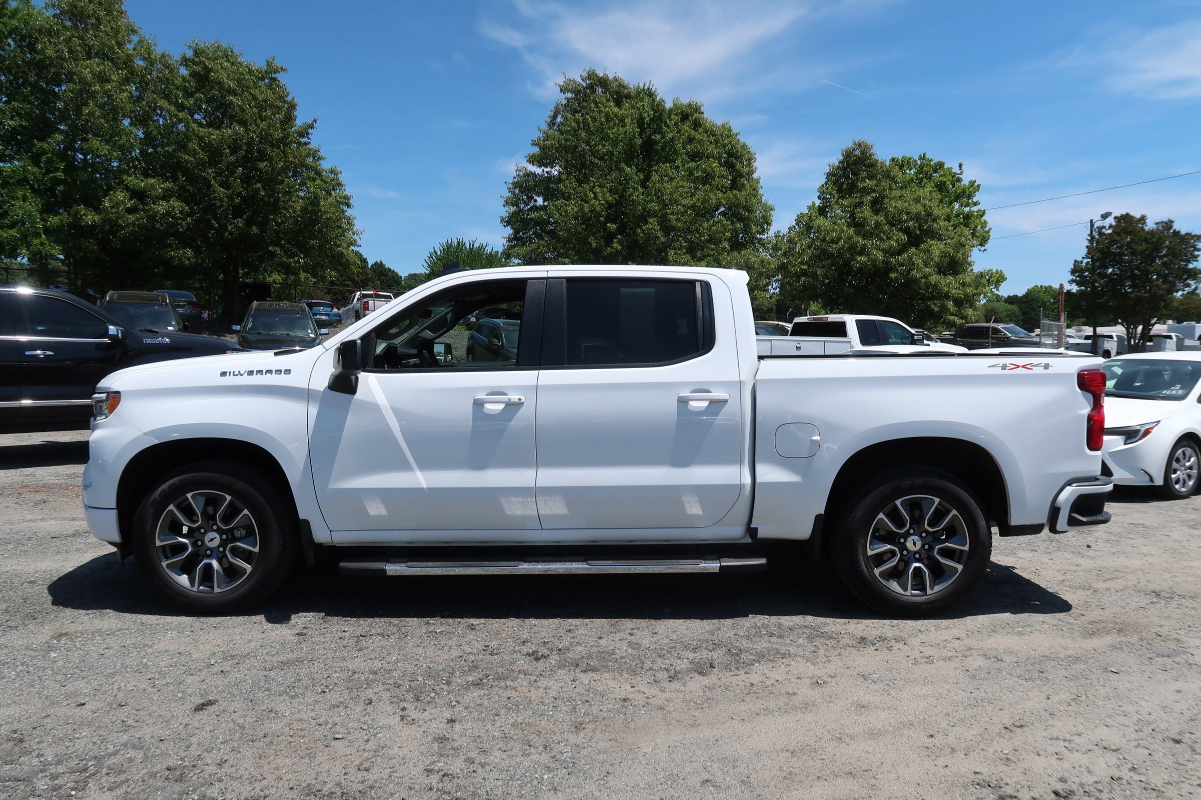 2024 Chevrolet Silverado 1500 RST photo 6