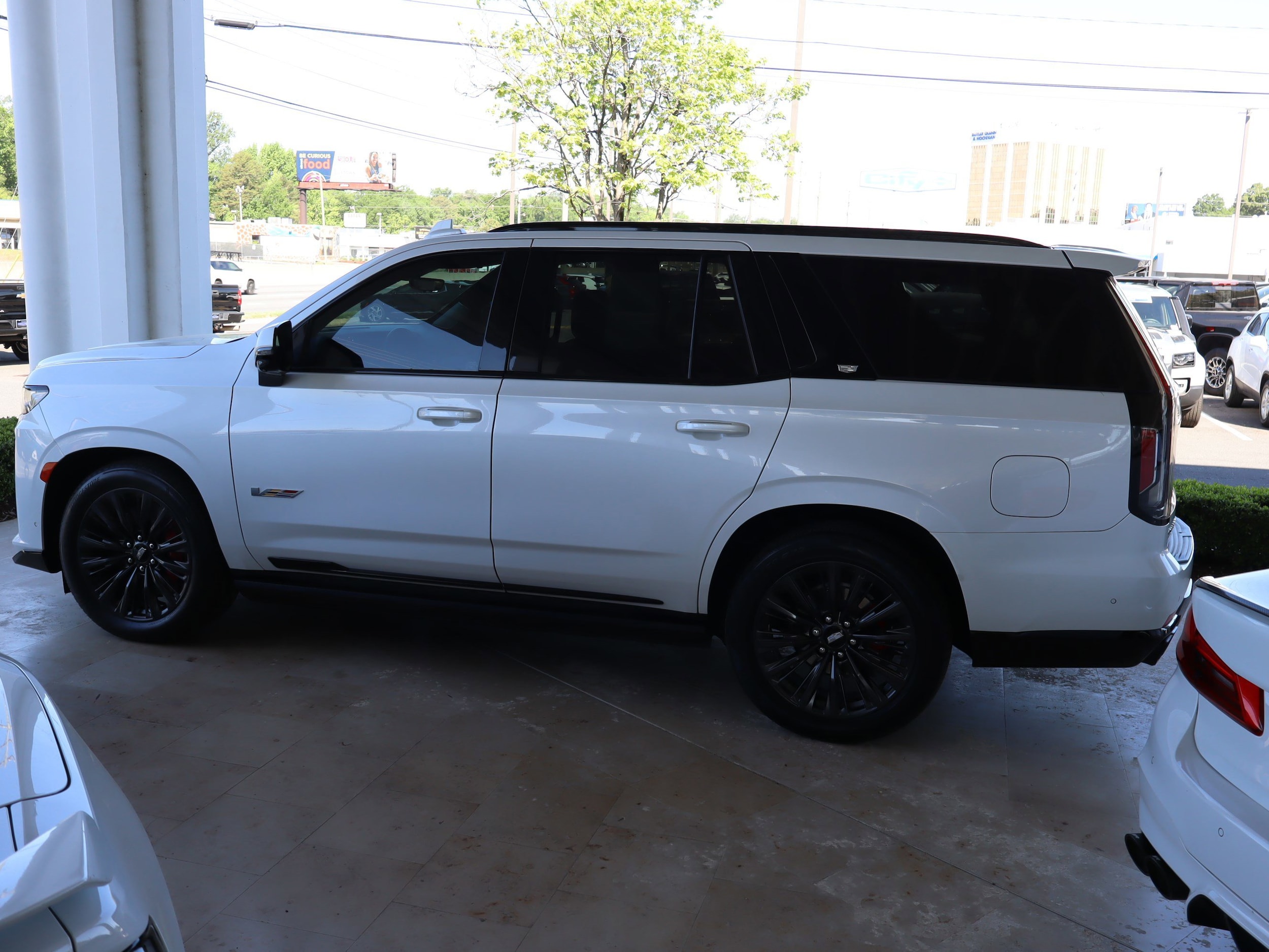 2023 CADILLAC Escalade AWD V-Series photo 5