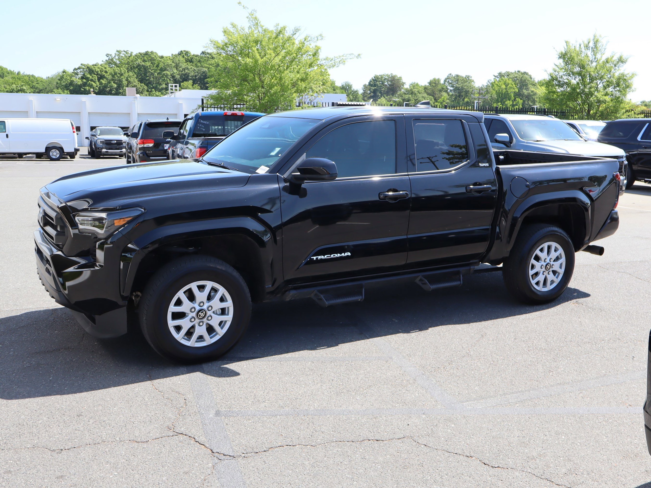 2025 Toyota Tacoma 2WD SR5 photo 5