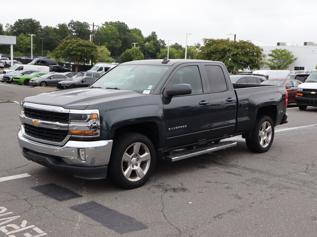 Used 2017 Chevrolet Silverado 1500 LT Pickup