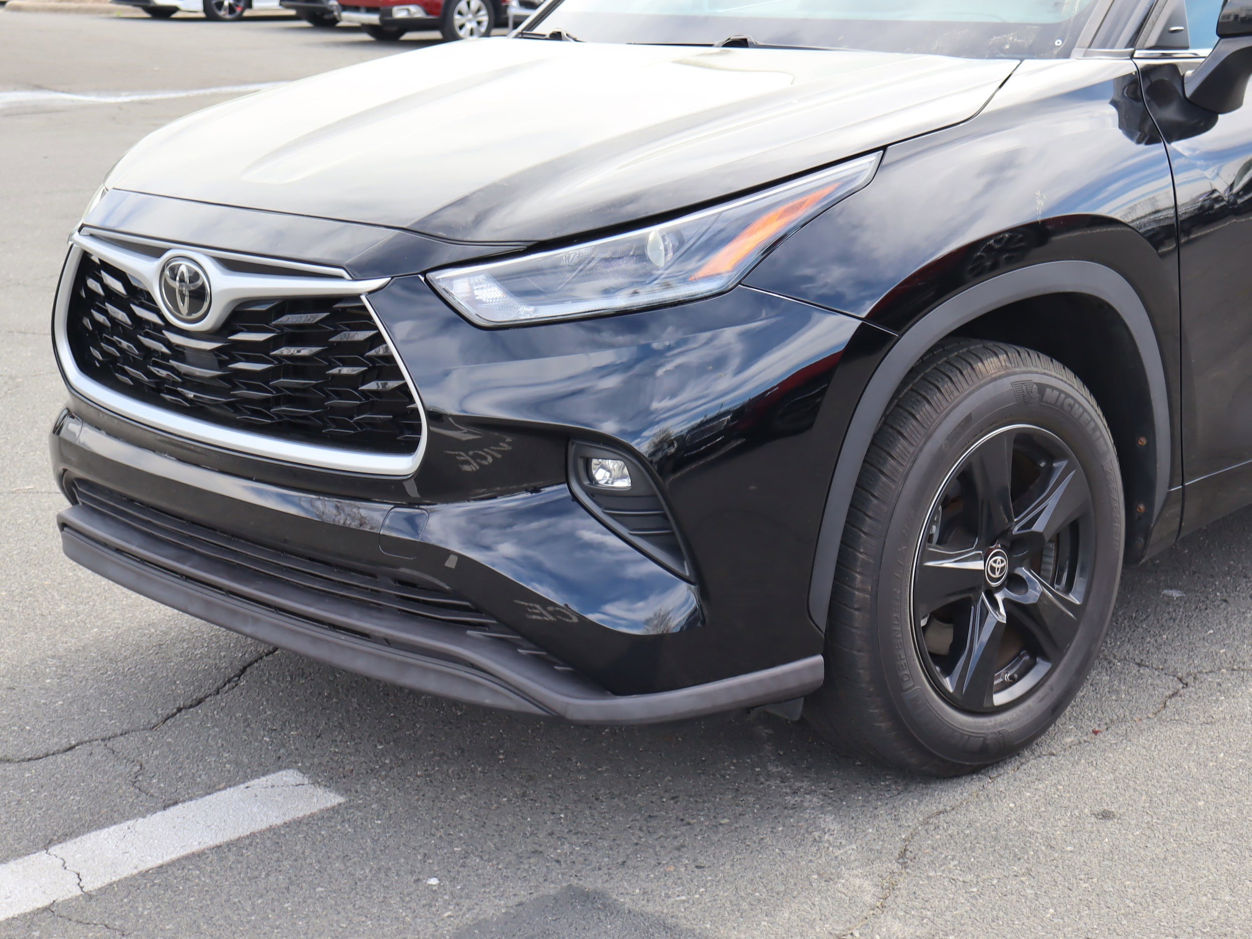 2021 Toyota Highlander LE photo 5