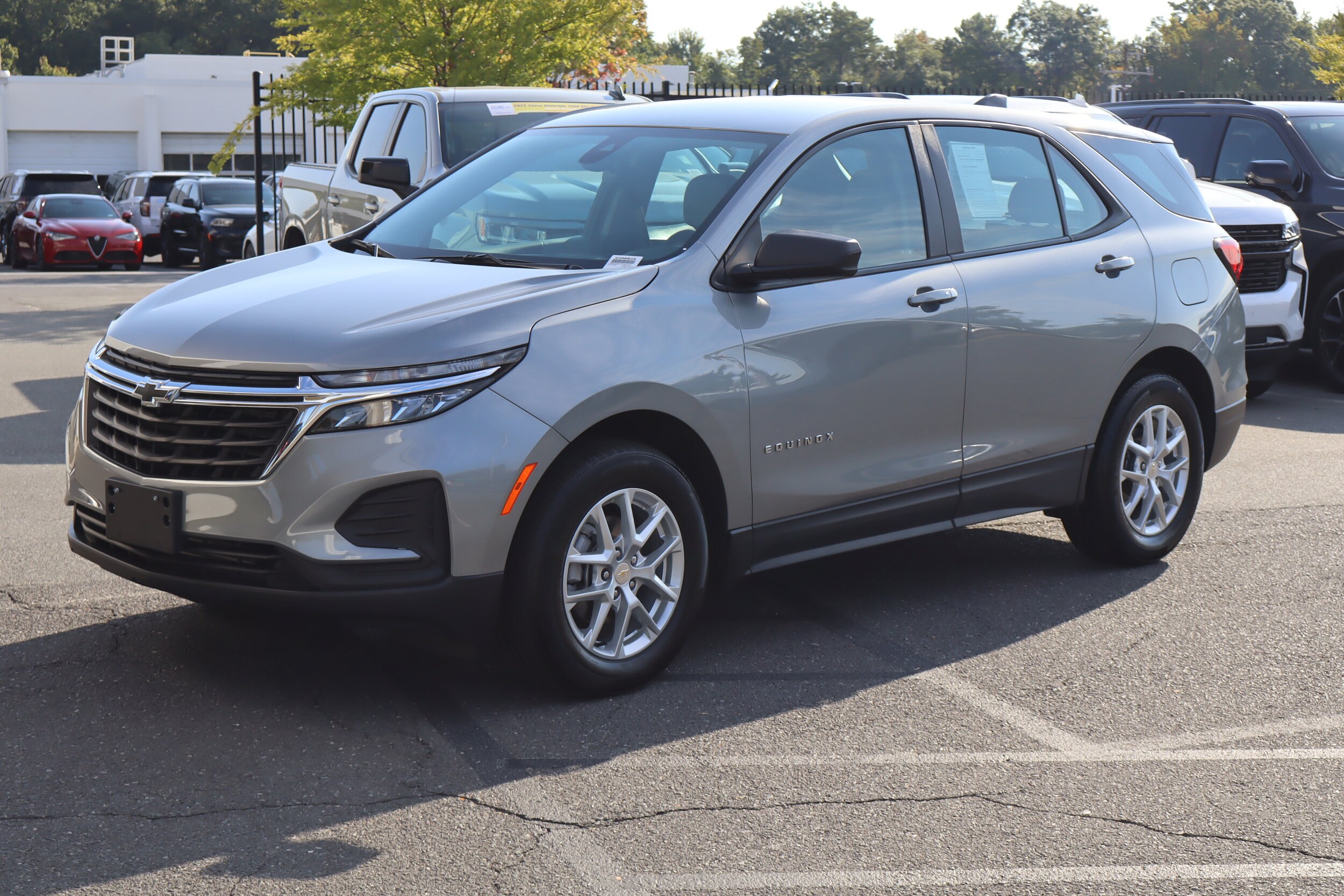 2023 Chevrolet Equinox LS photo 3