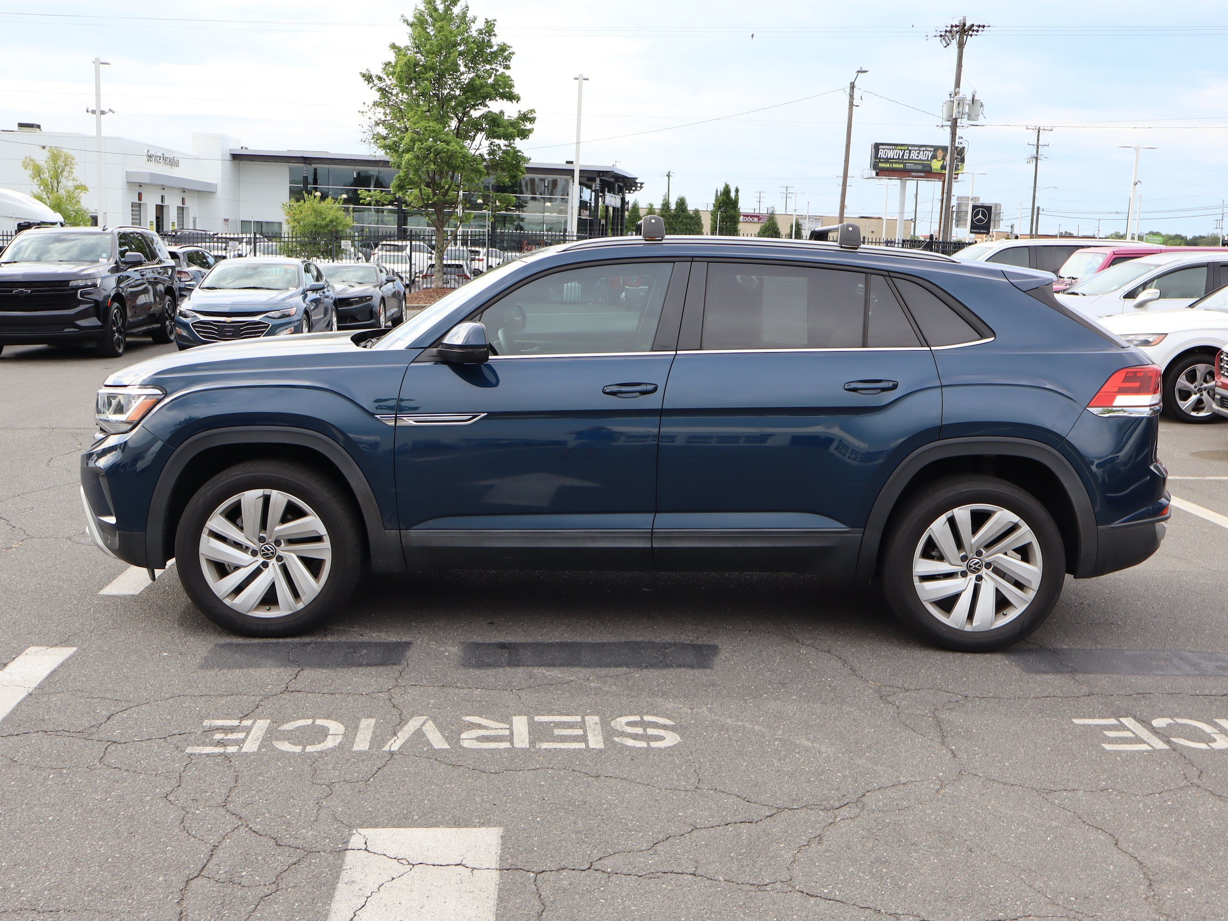 Volkswagen Atlas Cross Sport 2.0T SE W/Technology