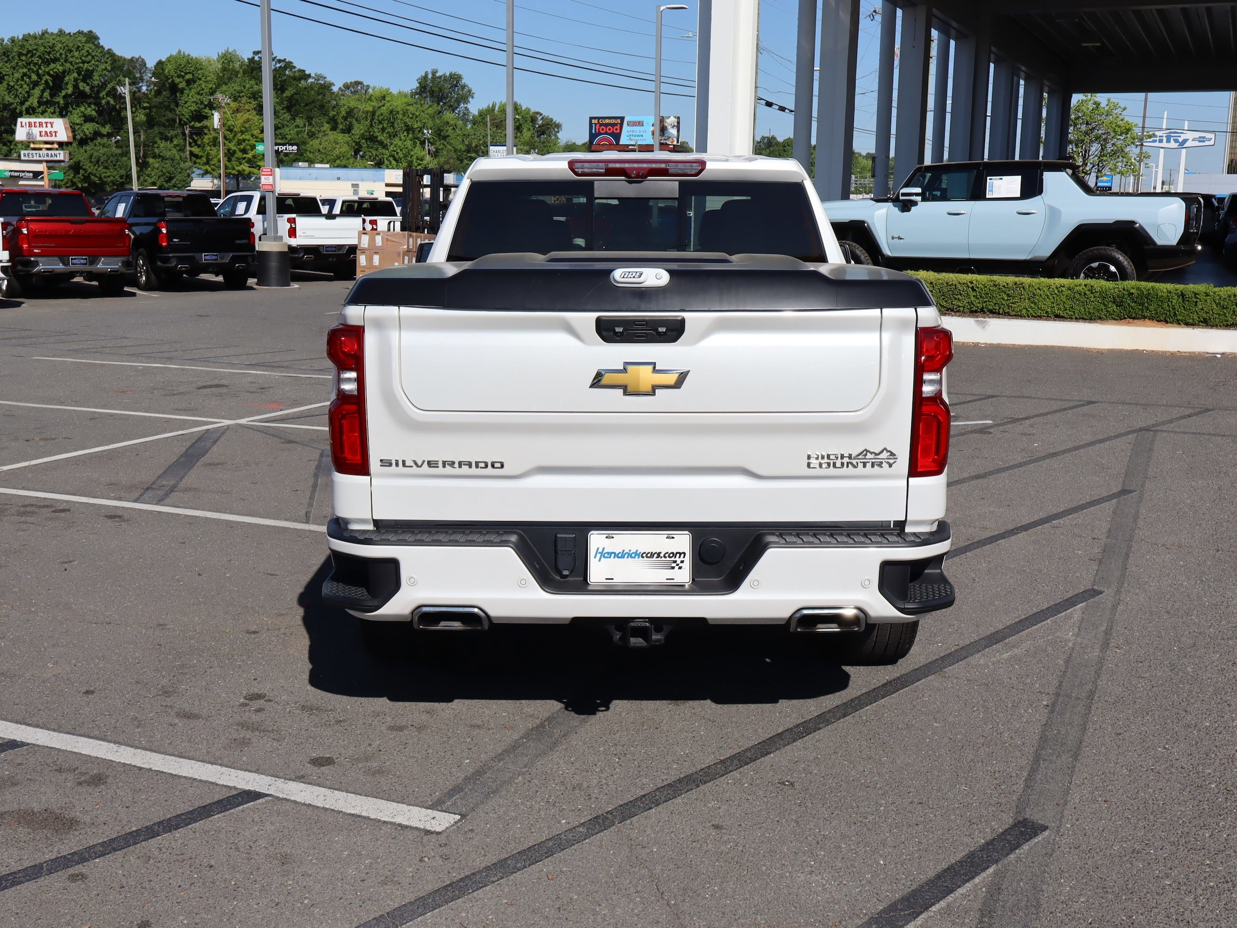2024 Chevrolet Silverado 1500 High Country photo 3